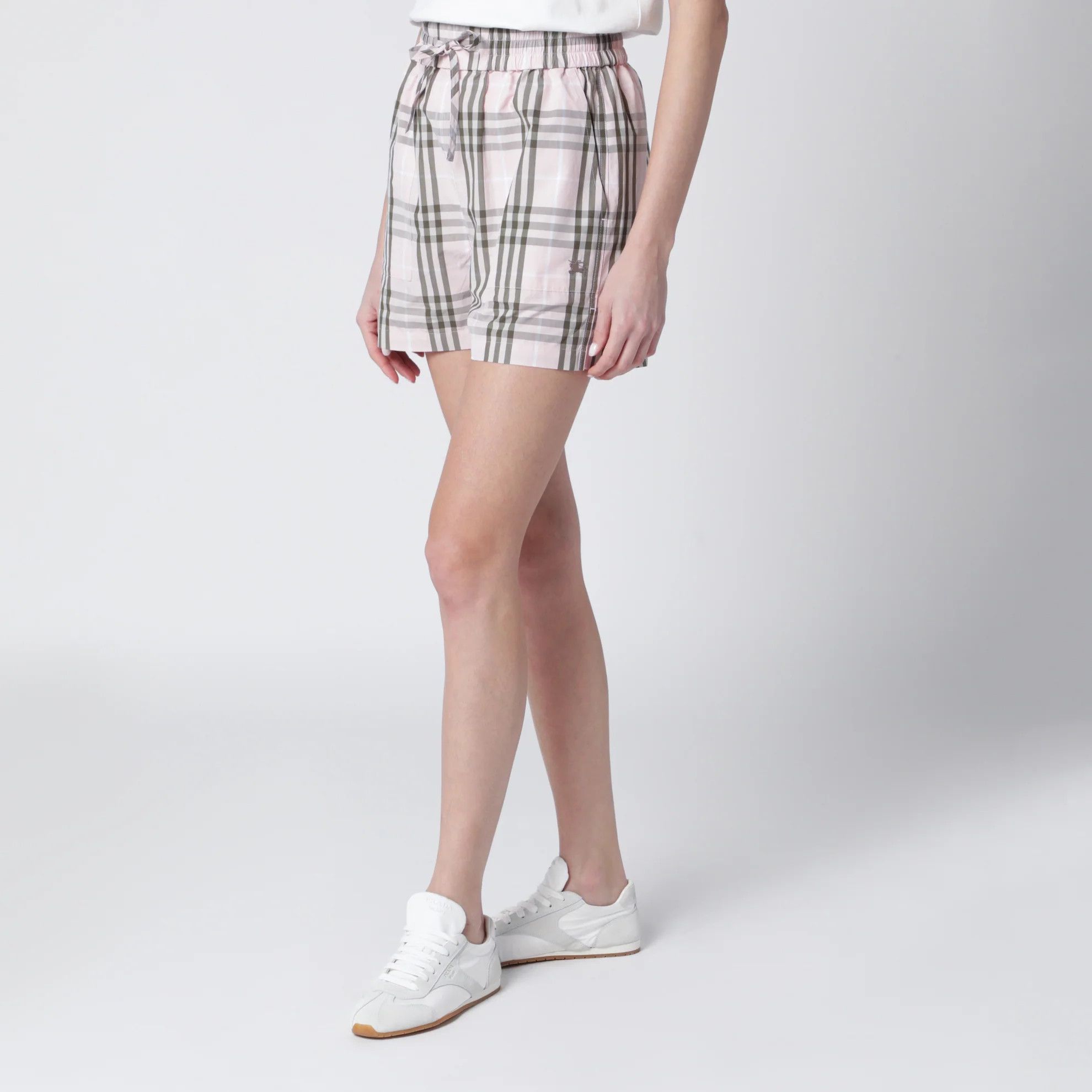 Burberry o1d2blof0426 Check Pattern Shorts in Multicolor Size 26" / US 2 / IT 38 - 2 Thumbnail