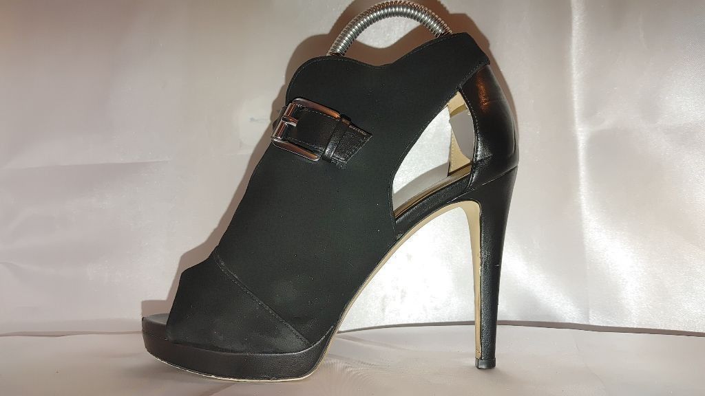 Michael Kors Michael Kors Isabella Suede Ankle Boots Size 7.5M Size US 7.5 / IT 37.5 - 2 Thumbnail