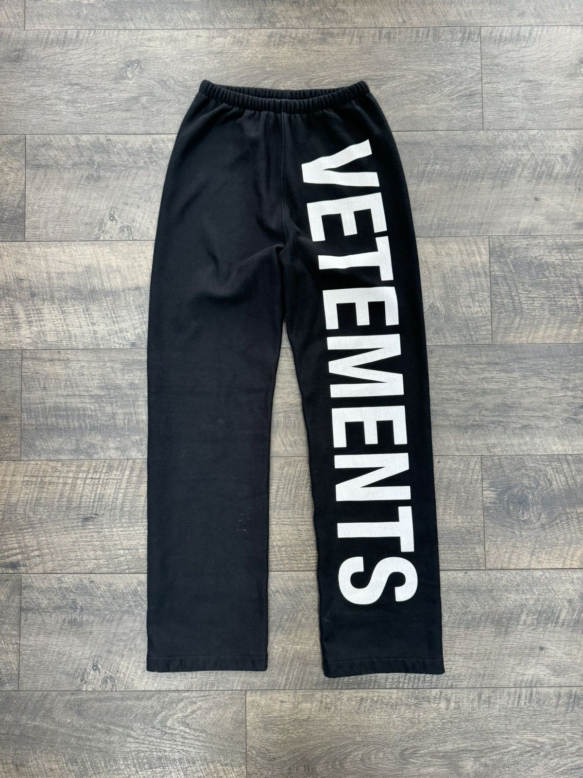 Vetements Big Logo Sweatpants Black (XS) | Grailed