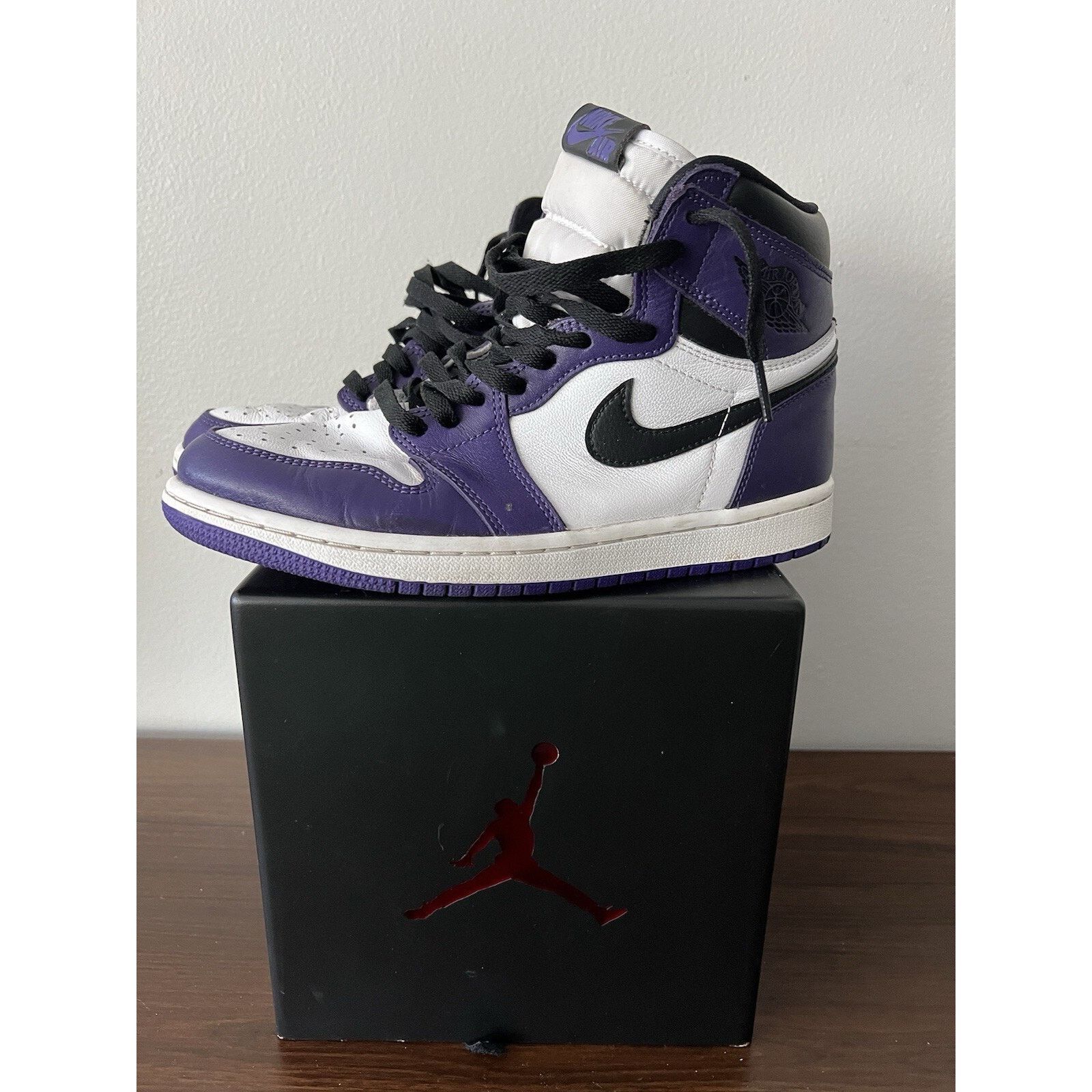 Nike Nike Air Jordan 1 High Court Purple White size 8 OG I Retro Size US 8 / EU 41 - 2 Thumbnail