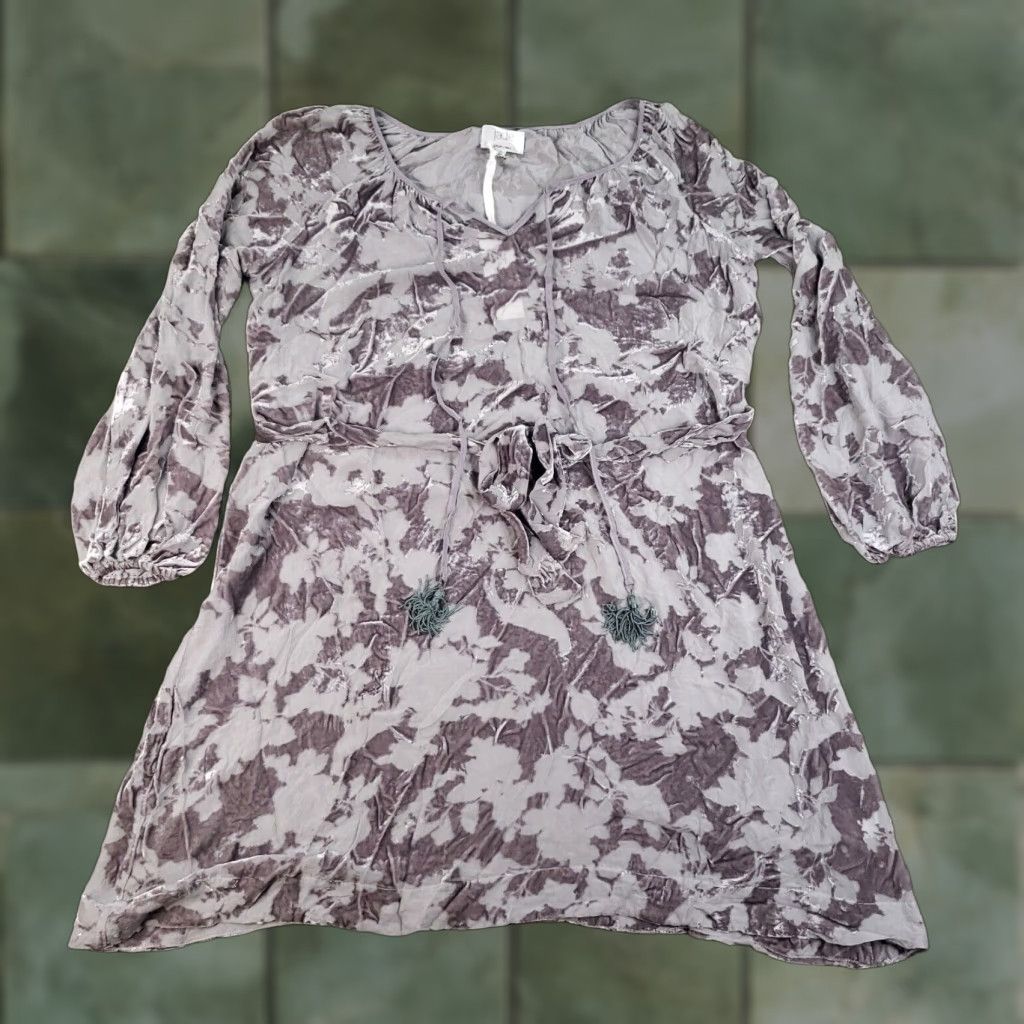 Johnny Was Johnny Was Floral Peasant Mini Dress Womens Medium Gray Velvet Long Sleeve V-Neck Casual Size M / US 6-8 / IT 42-44 - 1 Thumbnail