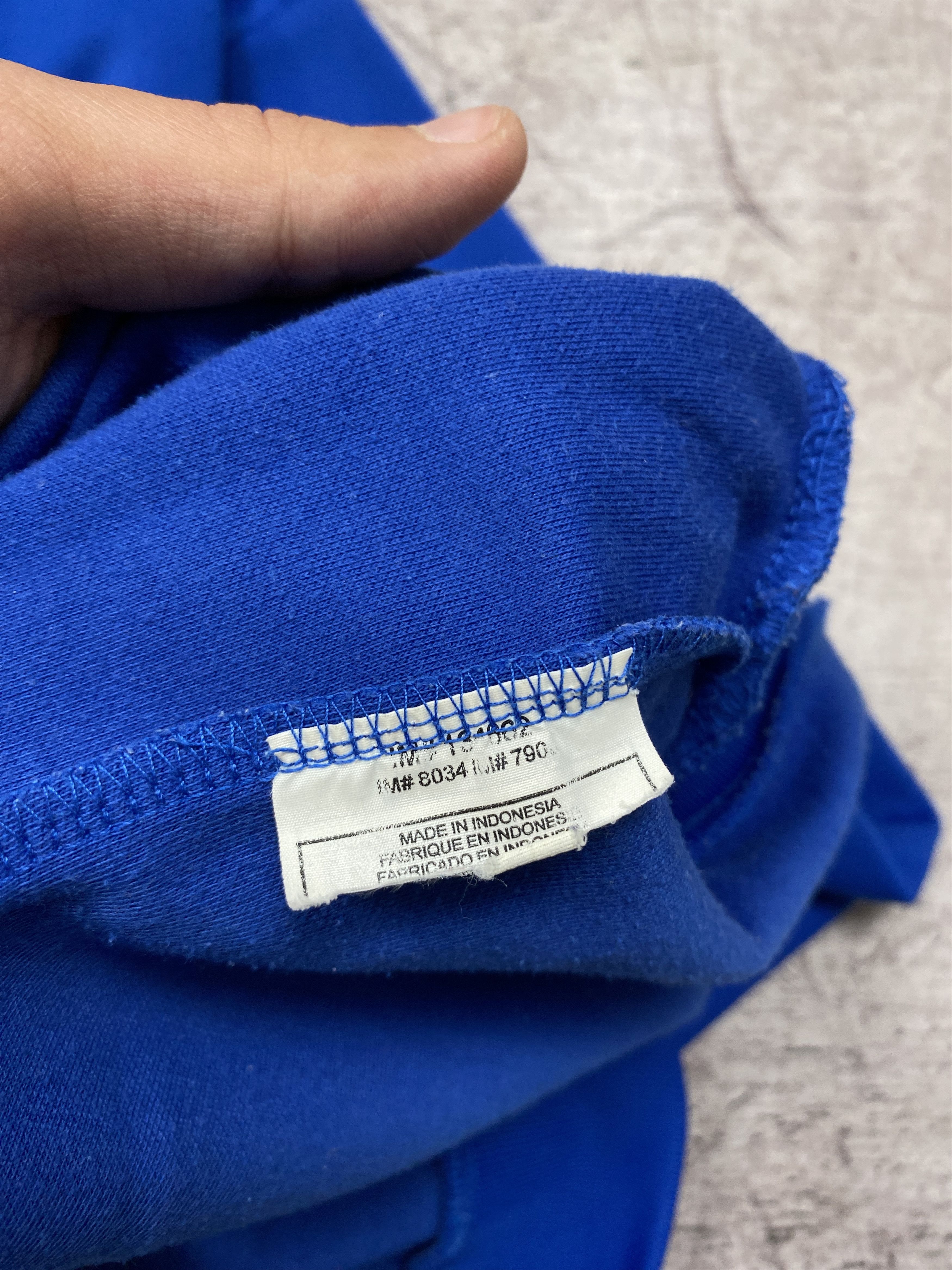 Nike × Vintage Nike Vintage Mens Center Logo Sweatshirt Size US M / EU 48-50 / 2 - 6 Thumbnail