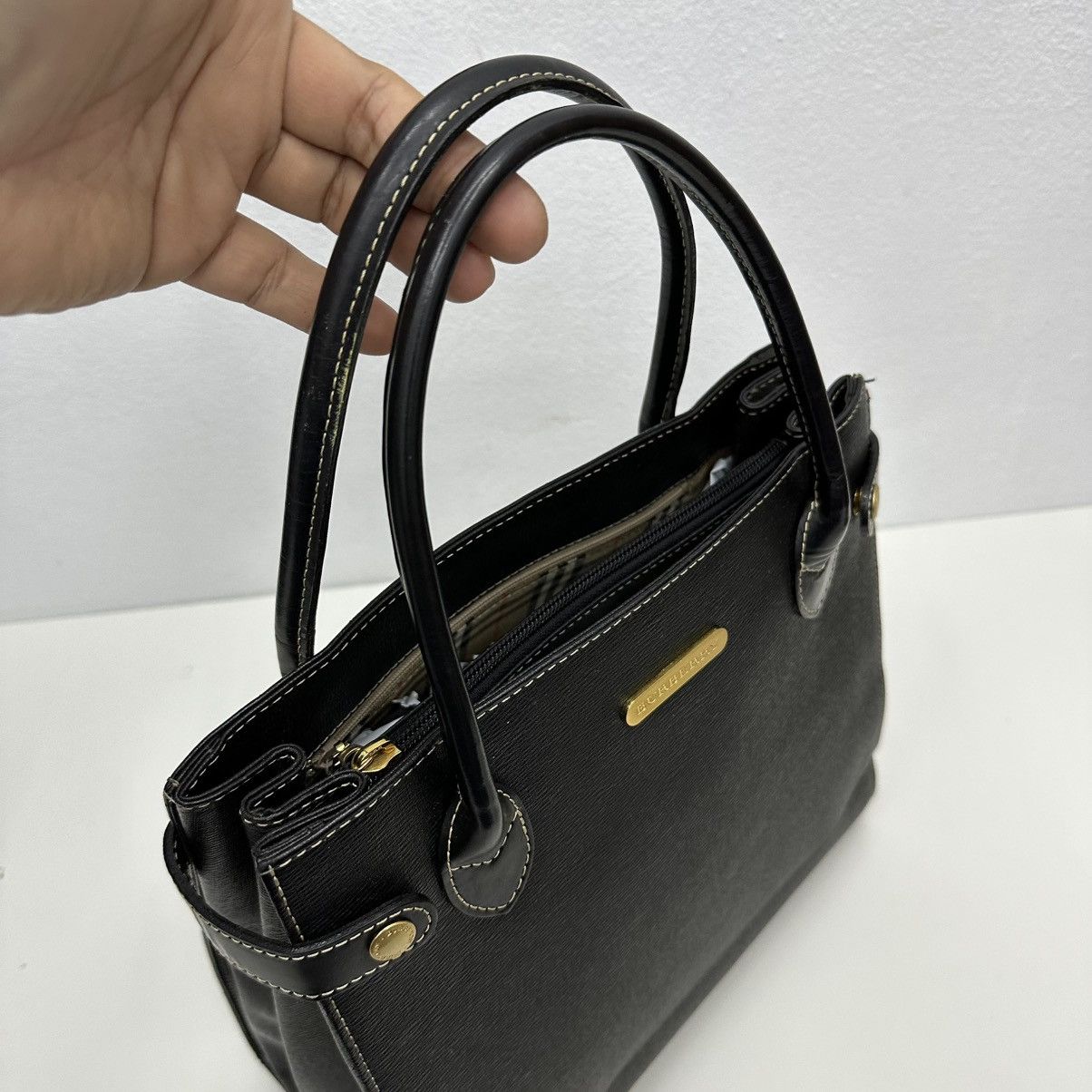 Burberry ‼️YES‼️ AUTHENTIC BURBERRY BLACK CALFSKIN LEATHER HANDBAG Size ONE SIZE - 9 Thumbnail