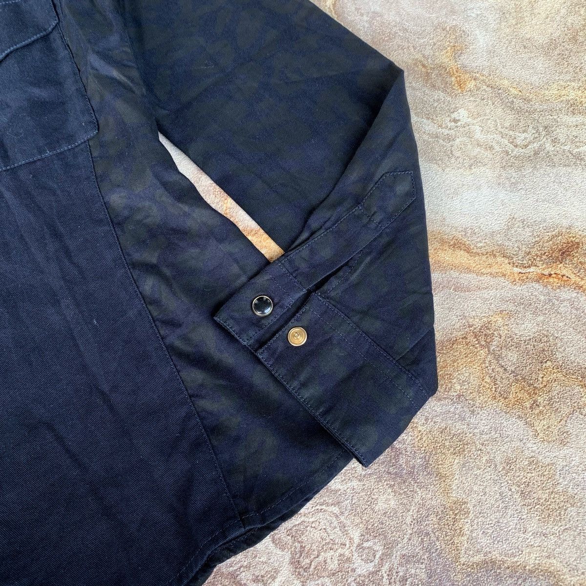 Armani Armani Button Snap Navy Shirt Camoflage Sleeve Size M / US 6-8 / IT 42-44 - 4 Thumbnail