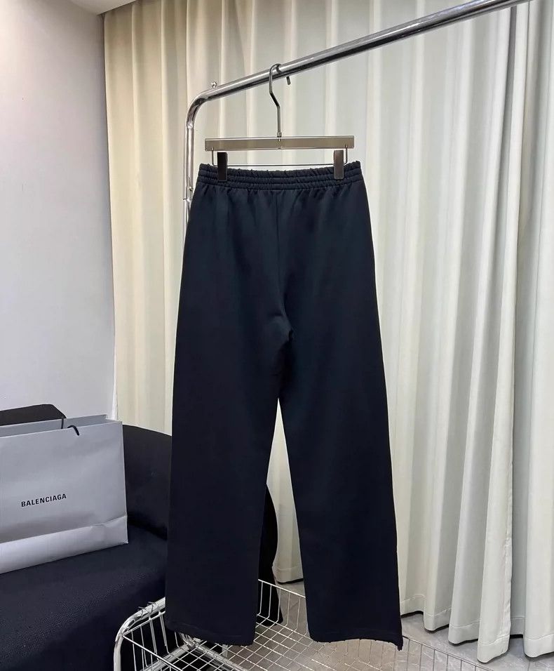 Balenciaga Balenciaga size XS Reverse printing and washing sweatpants Size US 26 / EU 42 - 2 Thumbnail