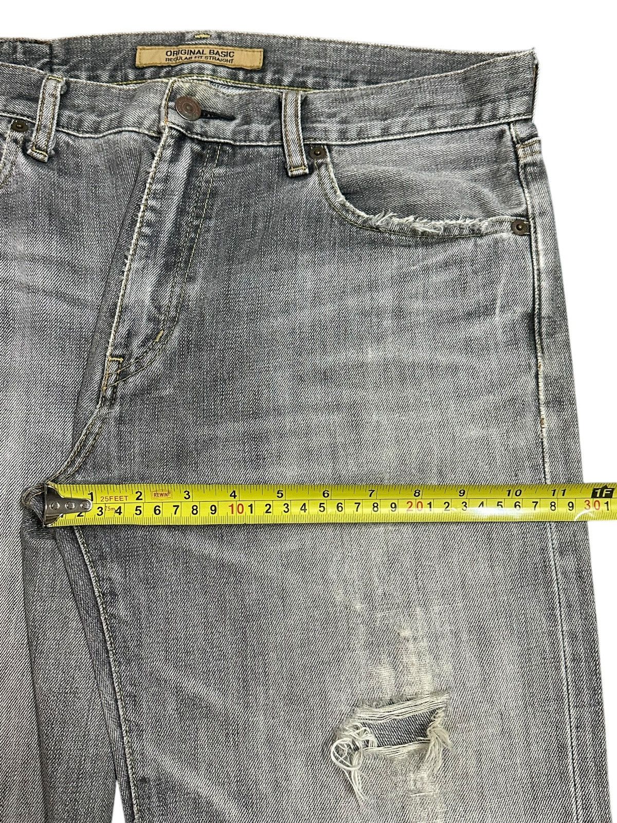 Uniqlo Vintage Japanese Uniqlo Faded Wash Style Loose Jeans Size US 34 / EU 50 - 14 Thumbnail