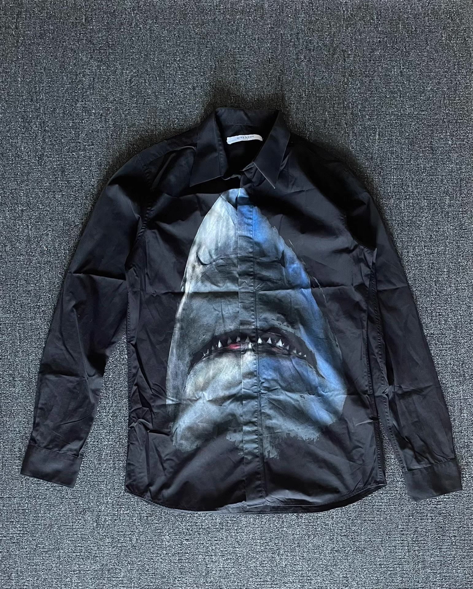 Givenchy Givenchy shark shirt Q4 Size US M / EU 48-50 / 2 - 1 Thumbnail