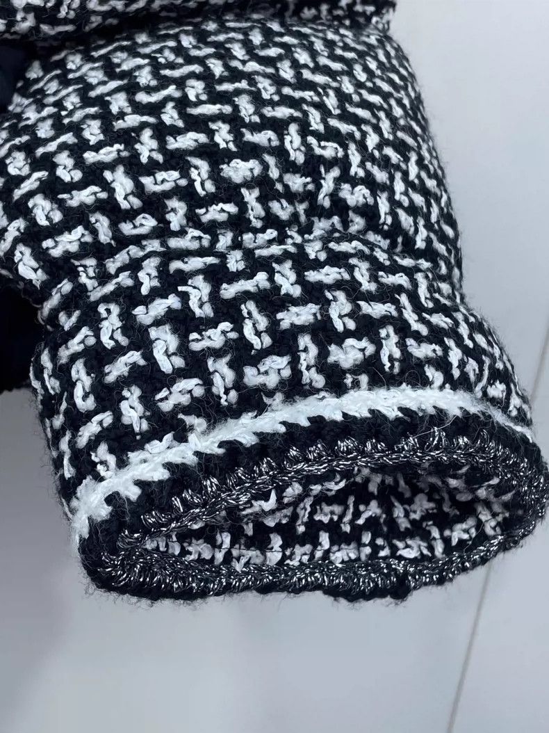 Chanel Chanel Black and white plaid tweed woven down jacket 2504-N Size XXS / US 00 / IT 34 - 5 Thumbnail