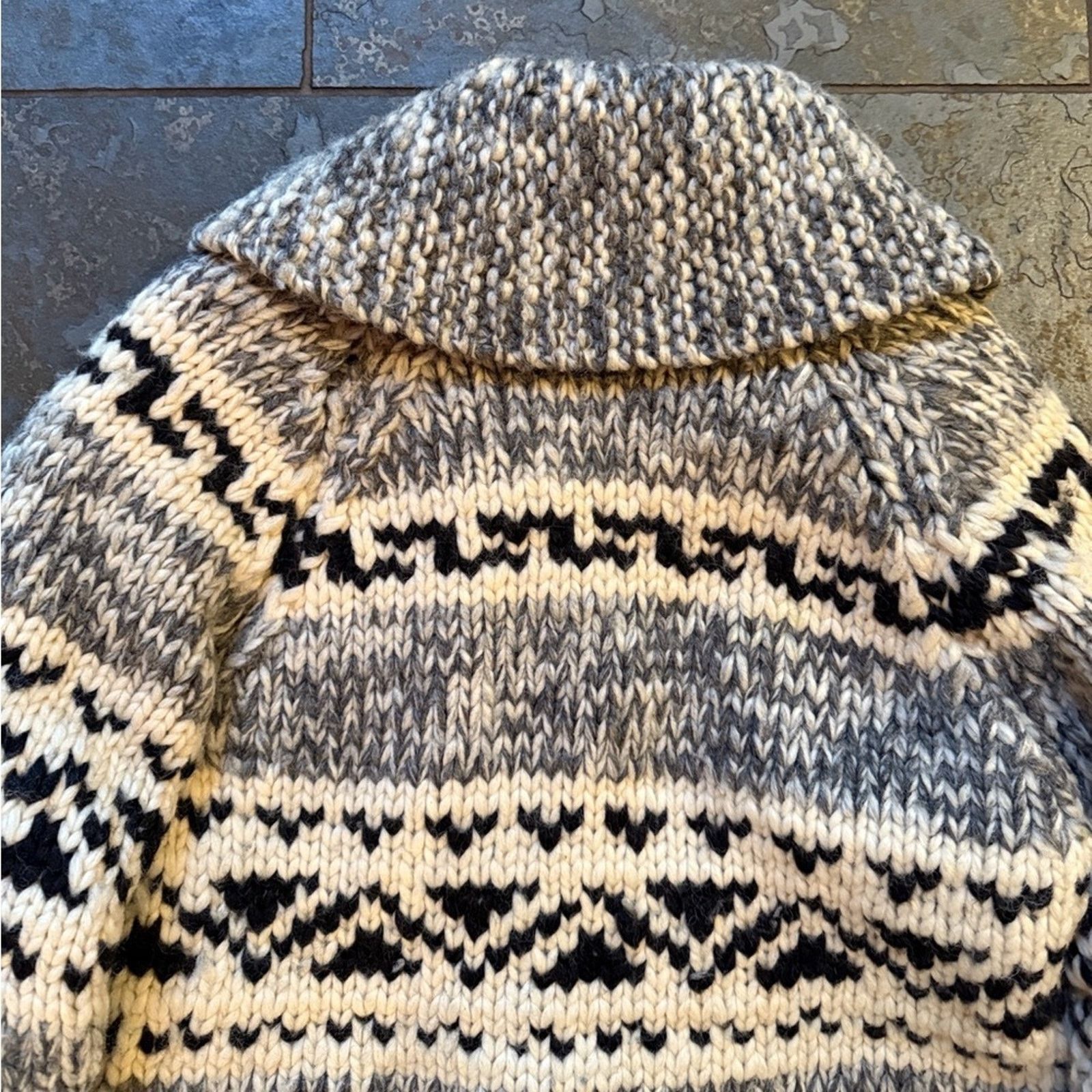 Vintage Vintage Cowichan fully lined zip front 100% Wool sweater sm. Size S / US 4 / IT 40 - 7 Thumbnail