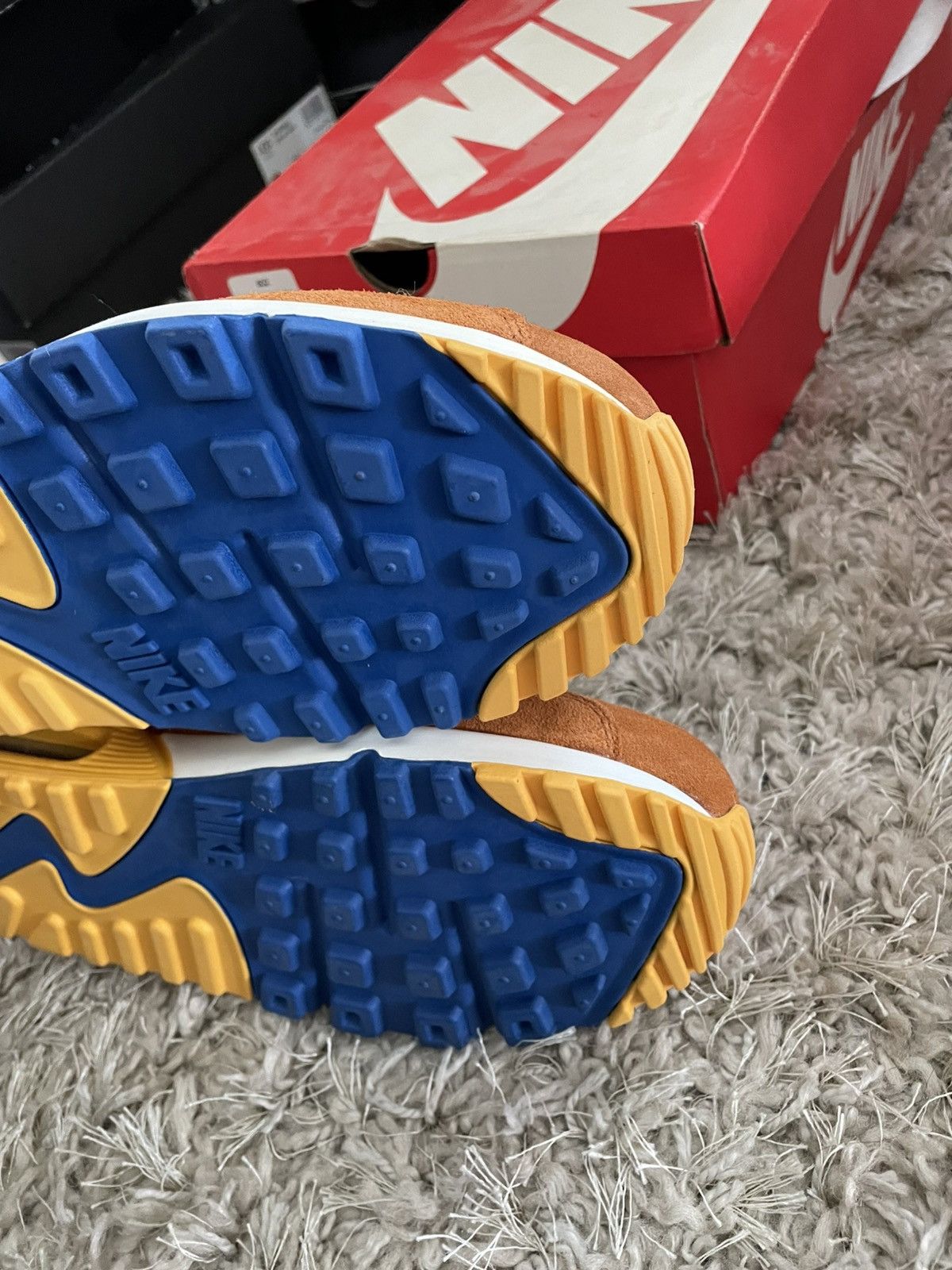 Nike Nike Air Max 90 Premium Curry Size US 10 / EU 43 - 11 Thumbnail