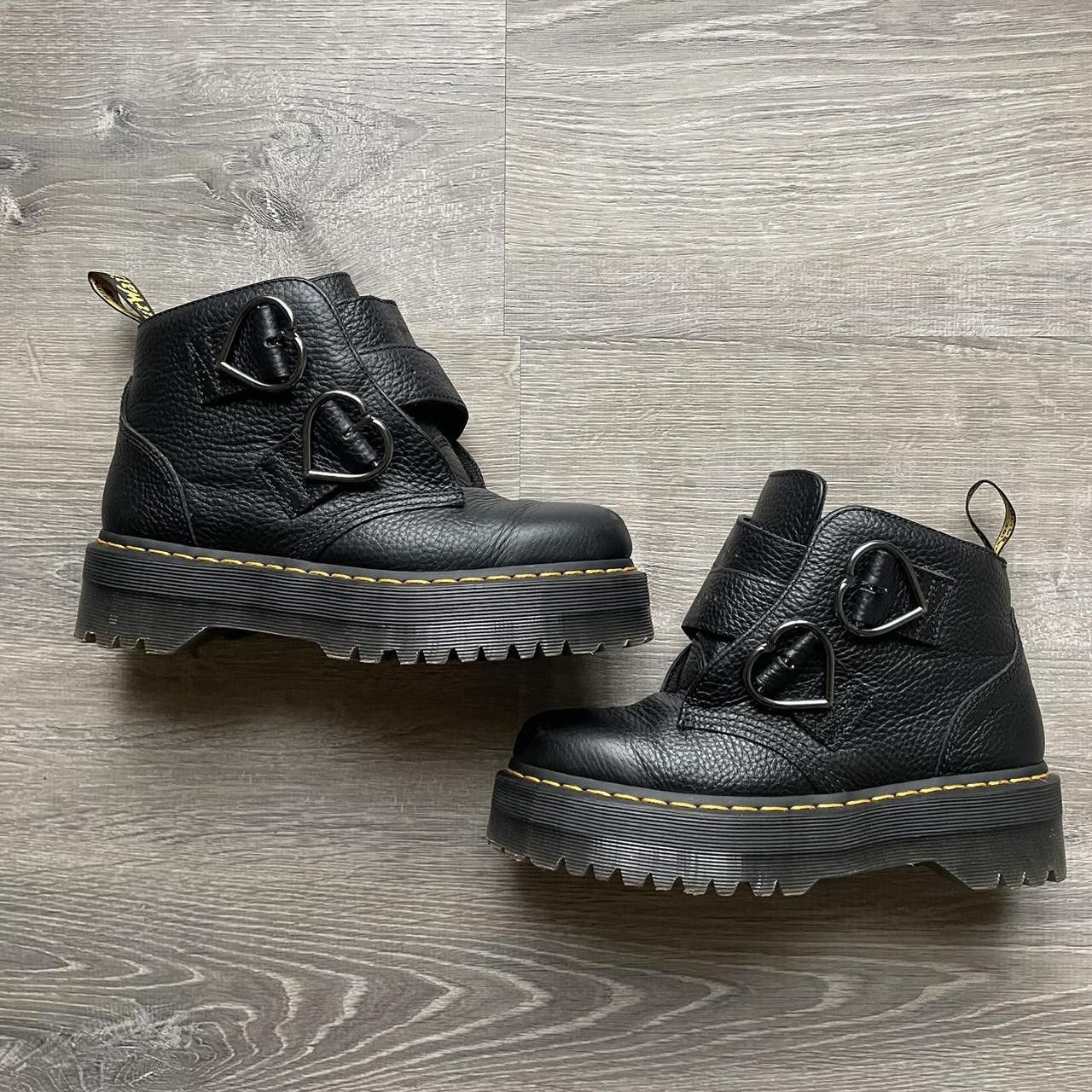 image of Dr Martens Women's Dr. Martens Devon Hearts Quad Boot - Black (Size 8)
