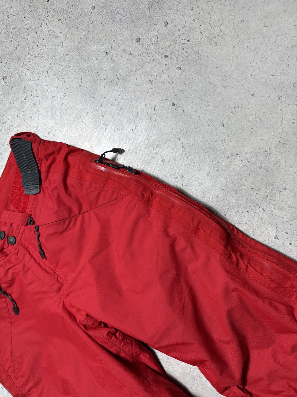 Nike ACG Nike ACG Vintage Nylon Ski Pants Size XS Outdoor Size US 28 / EU 44 - 4 Thumbnail