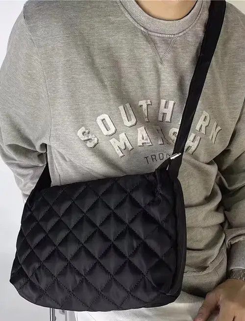 Japanese Brand Fashion y2k unisex diamond quilted shoulder messenger bag Size ONE SIZE - 2 Thumbnail