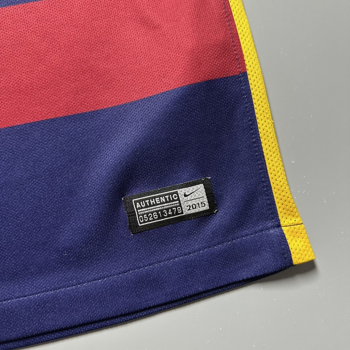 Nike BARCELONA NIKE 2015/2016 FOOTBALL HOME JERSEY #10 MESSI Size US M / EU 48-50 / 2 - 11 Thumbnail
