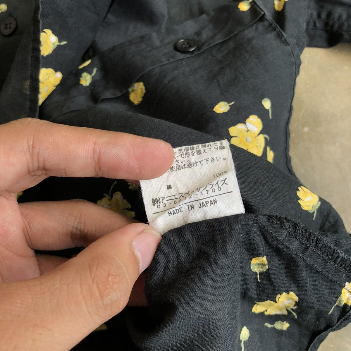 agnes b. 🇯🇵Vintage agnes b. Paris Flowers Button Up Shirt Luxury Black Size US S / EU 44-46 / 1 - 12 Thumbnail