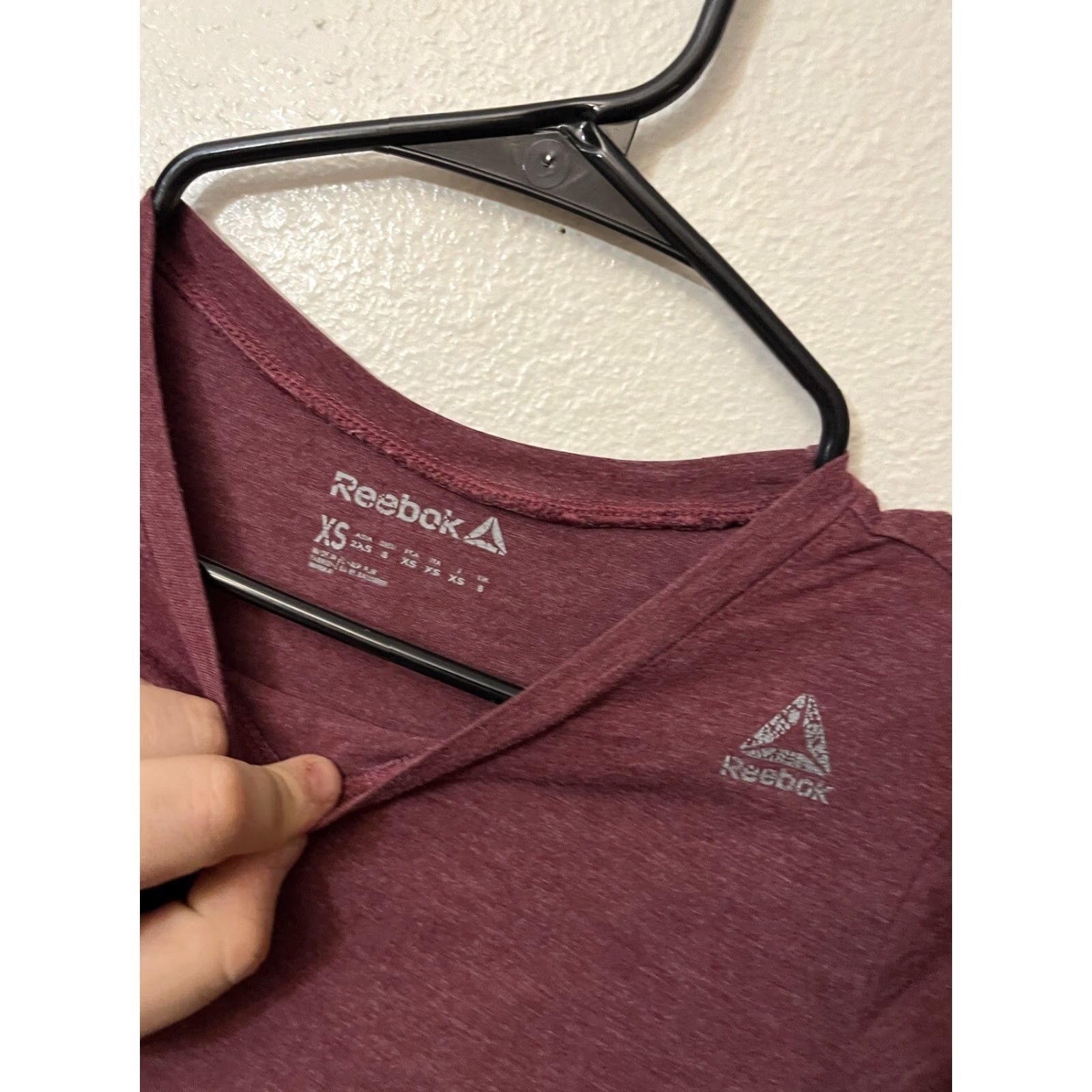 Reebok VINTAGE Reebok Logo T-Shirt Short Sleeve Maroon XS Adult Unisex XS Mo aroon 80s 90s Sportswear Shirt Mens Women Girls Boys Size XS / US 0-2 / IT 36-38 - 3 Thumbnail