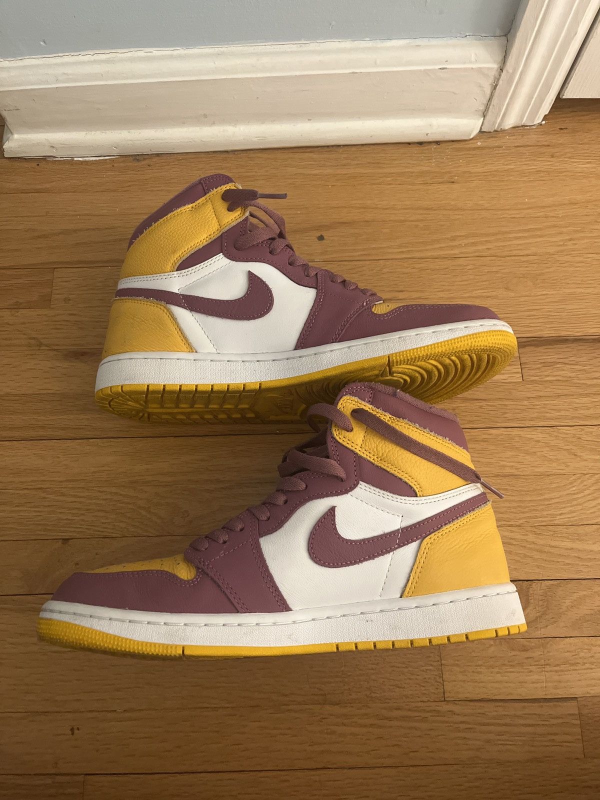 Jordan Brand × Nike Jordan 1 Retro High OG Brotherhood Size 9.5 Size US 9.5 / EU 42-43 - 2 Thumbnail