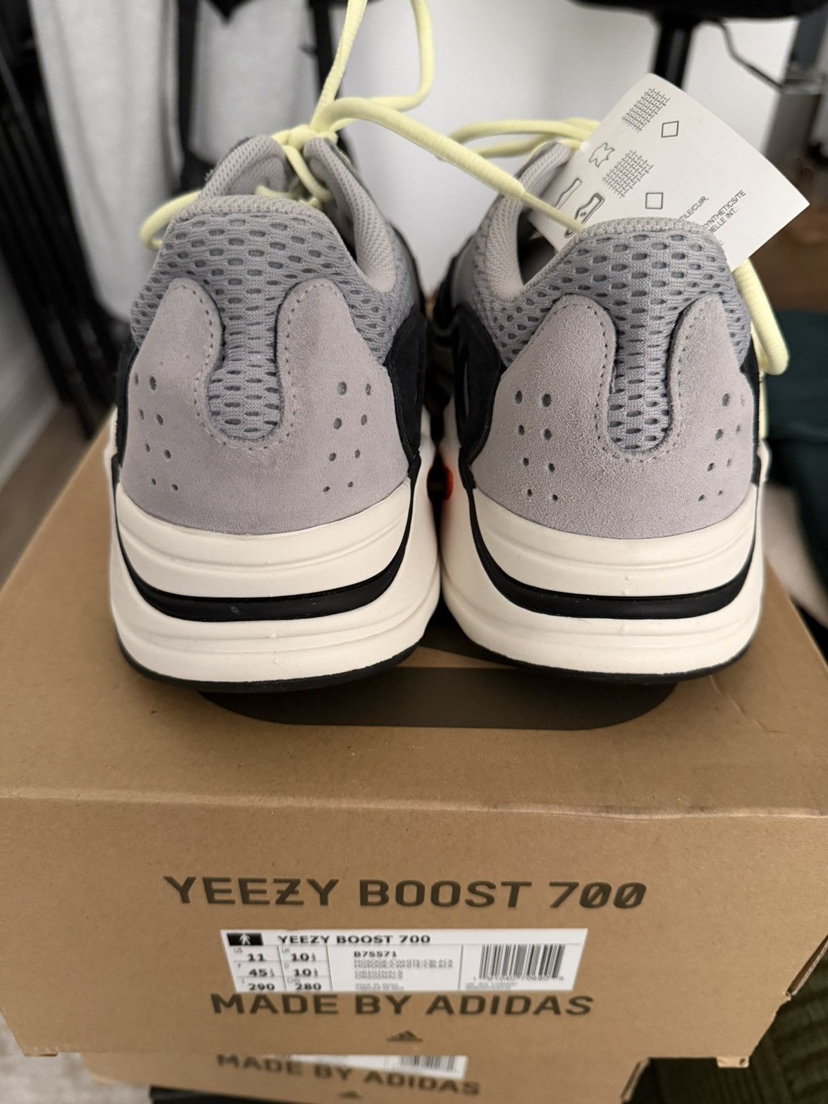 Yeezy Yeezy 700 Waverunner Size US 11 / EU 44 - 6 Thumbnail