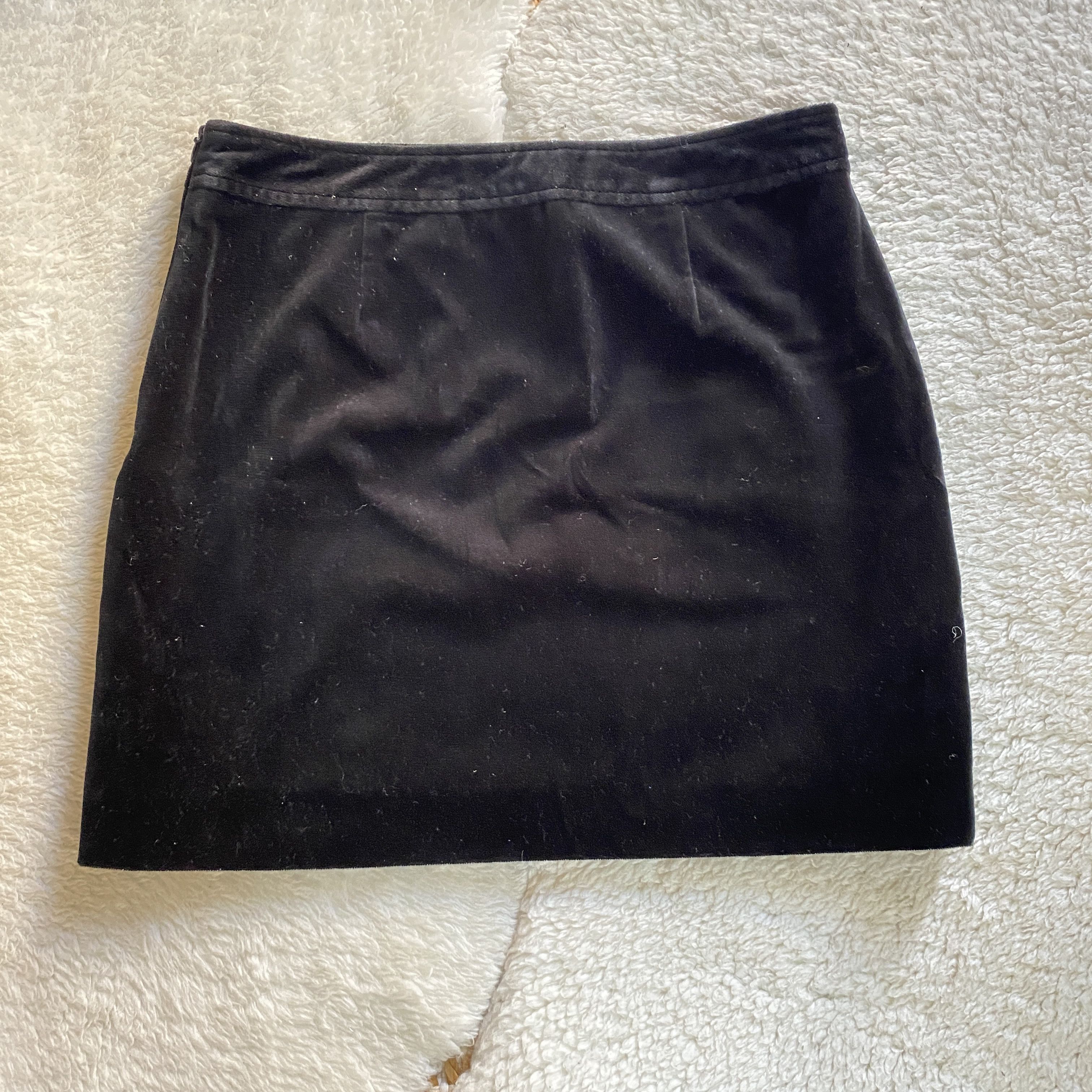 Banana Republic Banana Republic Black Velvet Velour Mini Skirt Size 26" / US 2 / IT 38 - 5 Thumbnail