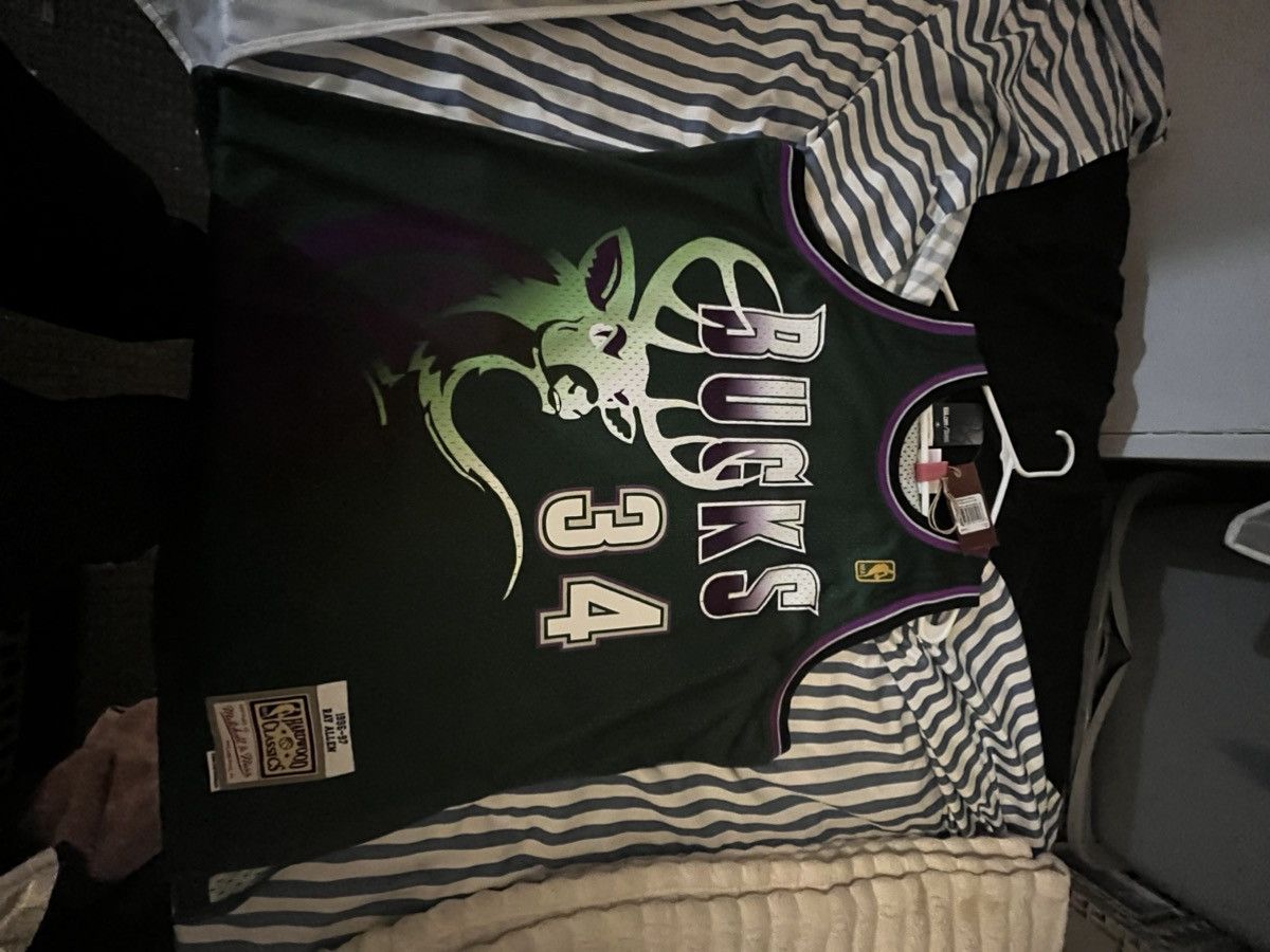 Mitchell & Ness Mitchell and Ness Hardwood Classics Ray Allen Bucks Jersey Size US XL / EU 56 / 4 - 1 Thumbnail