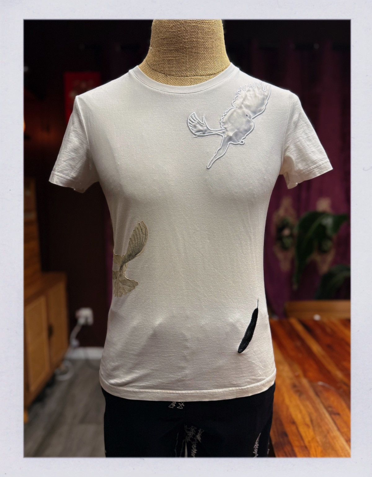Other GXG White Graphic Tee – Birds & Feather Design – Size M Size US M / EU 48-50 / 2 - 1 Thumbnail