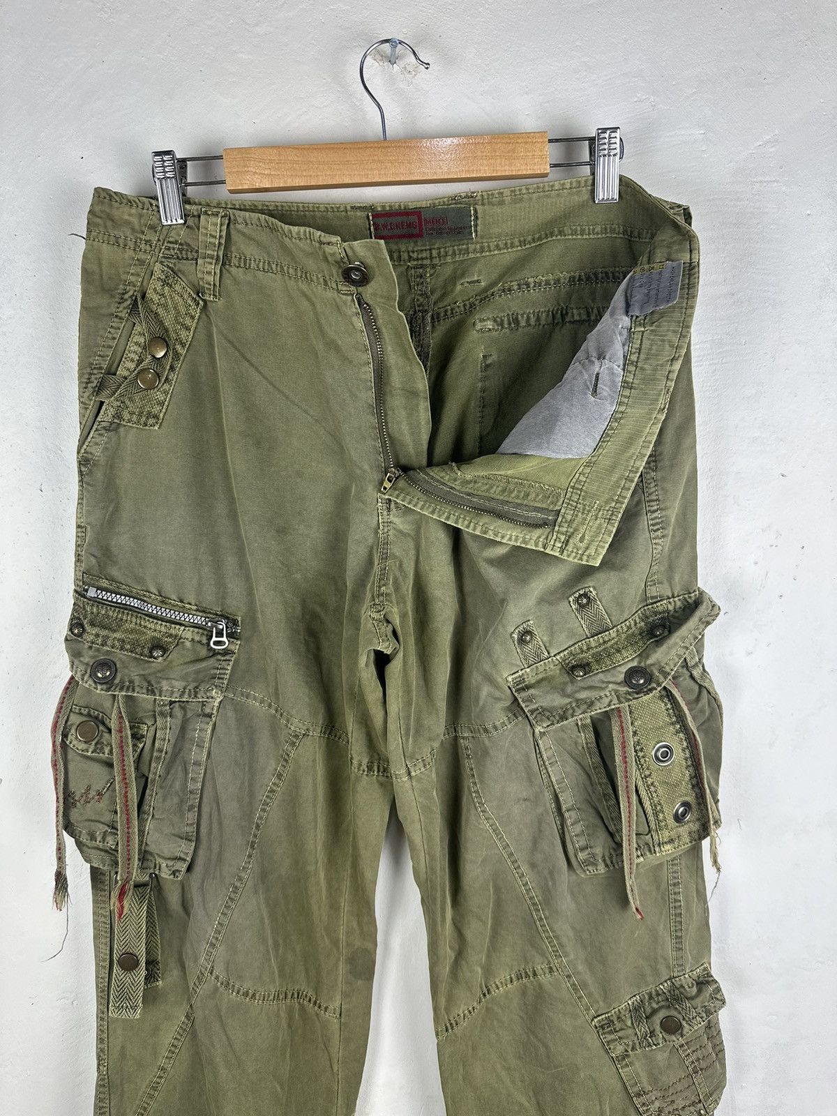 Japanese Brand CARGO PANTS SEDITIONARIES MULITPOCKET STREETWEAR STYLE Size US 33 - 12 Thumbnail