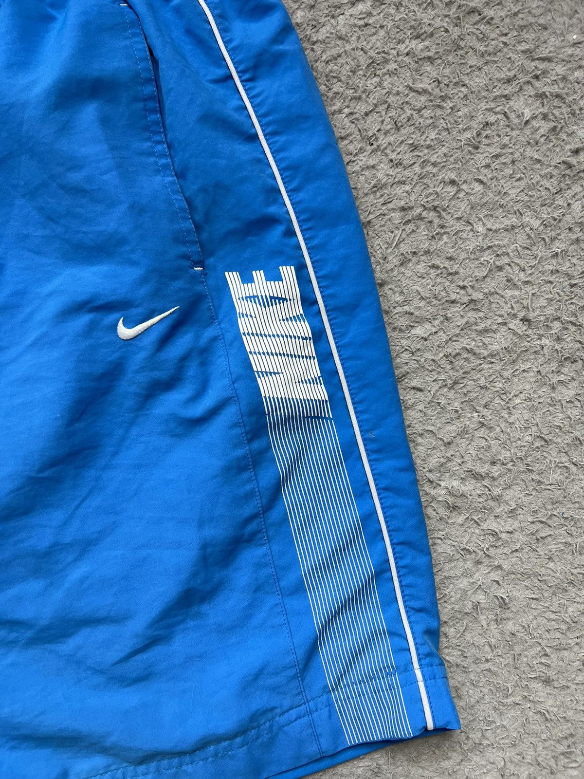 Nike Shorts Nike Small Logo Blue Vintage Size US 36 / EU 52 - 2 Thumbnail