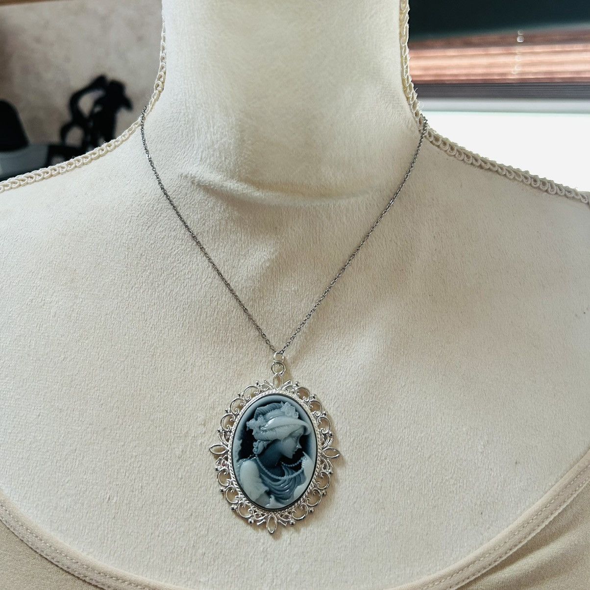 Handmade Handcrafted charcoal opalescent Victorian lady necklace Size ONE SIZE - 3 Thumbnail