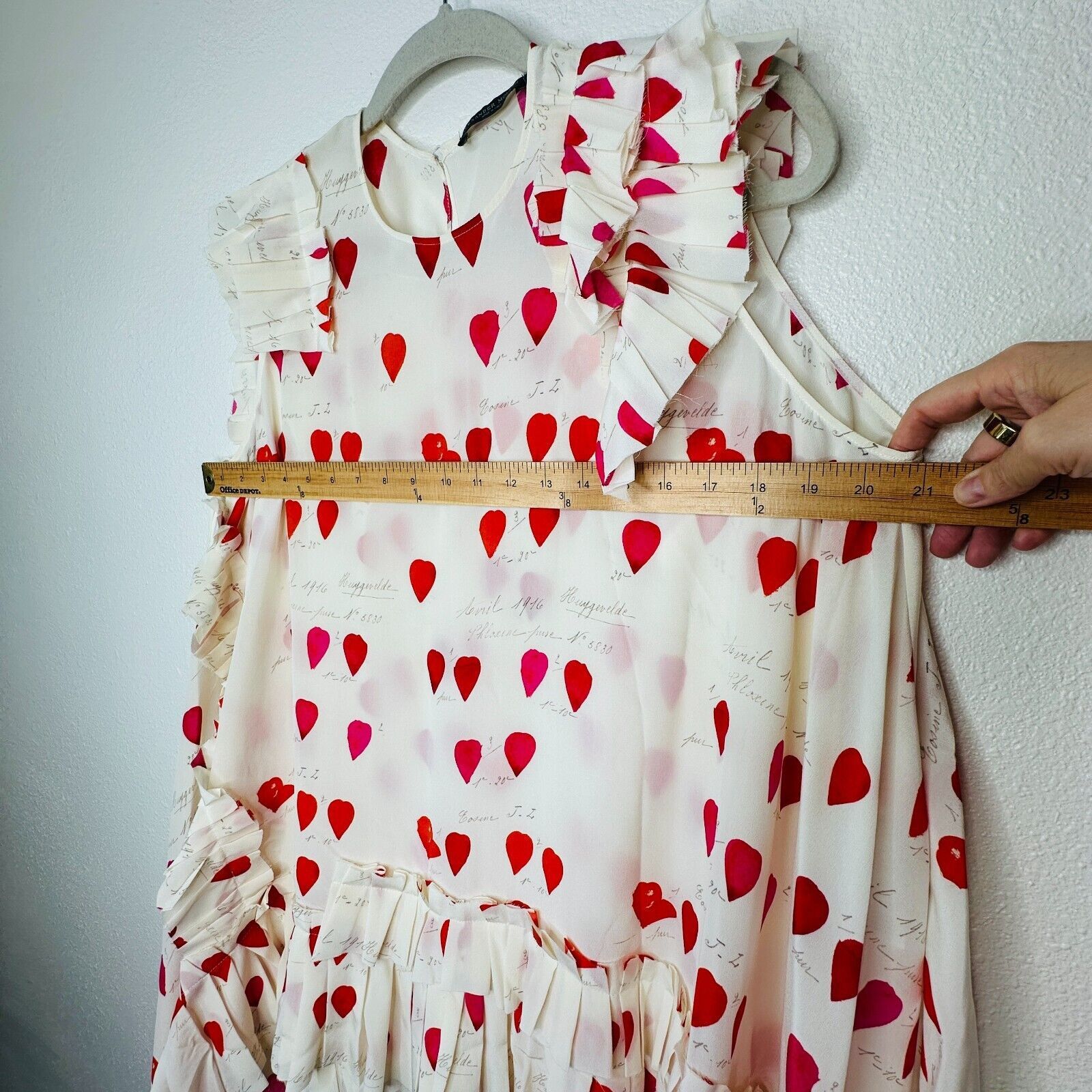 Alexander McQueen Alexander McQueen Cream Red Sleeveless Ruffle Blouse 44 / 12 Size L / US 10 / IT 46 - 18 Thumbnail