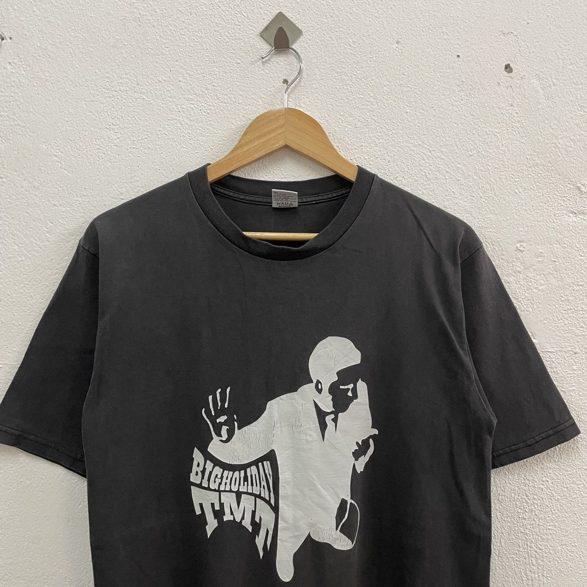 Japanese Brand 🔥🇯🇵Vintage TMT Holiday Big Image Japanese Streetwear Tee Size US M / EU 48-50 / 2 - 3 Thumbnail