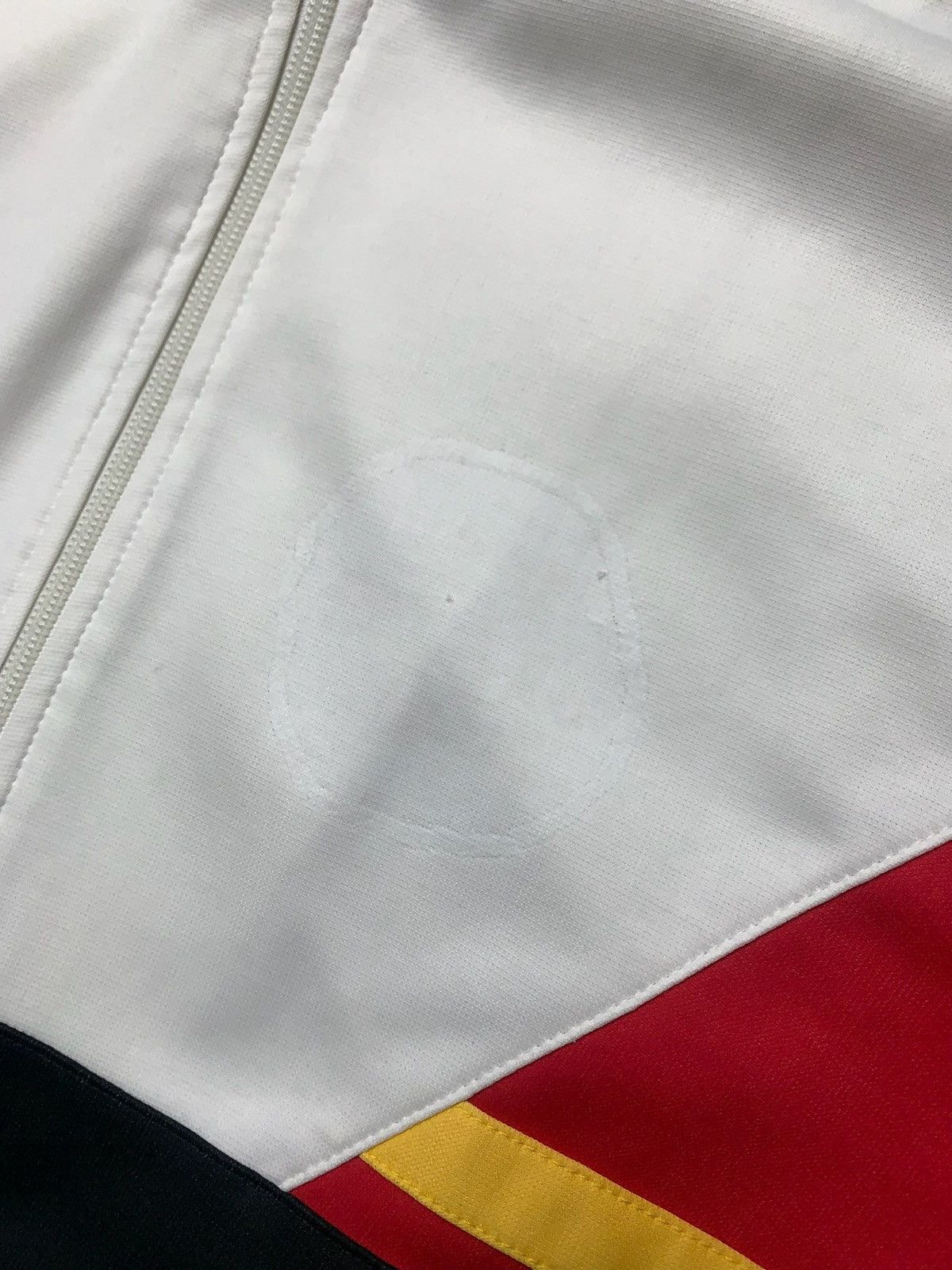 Vintage Vintage Deutschland soccer jacket size L rare Size US L / EU 52-54 / 3 - 3 Thumbnail