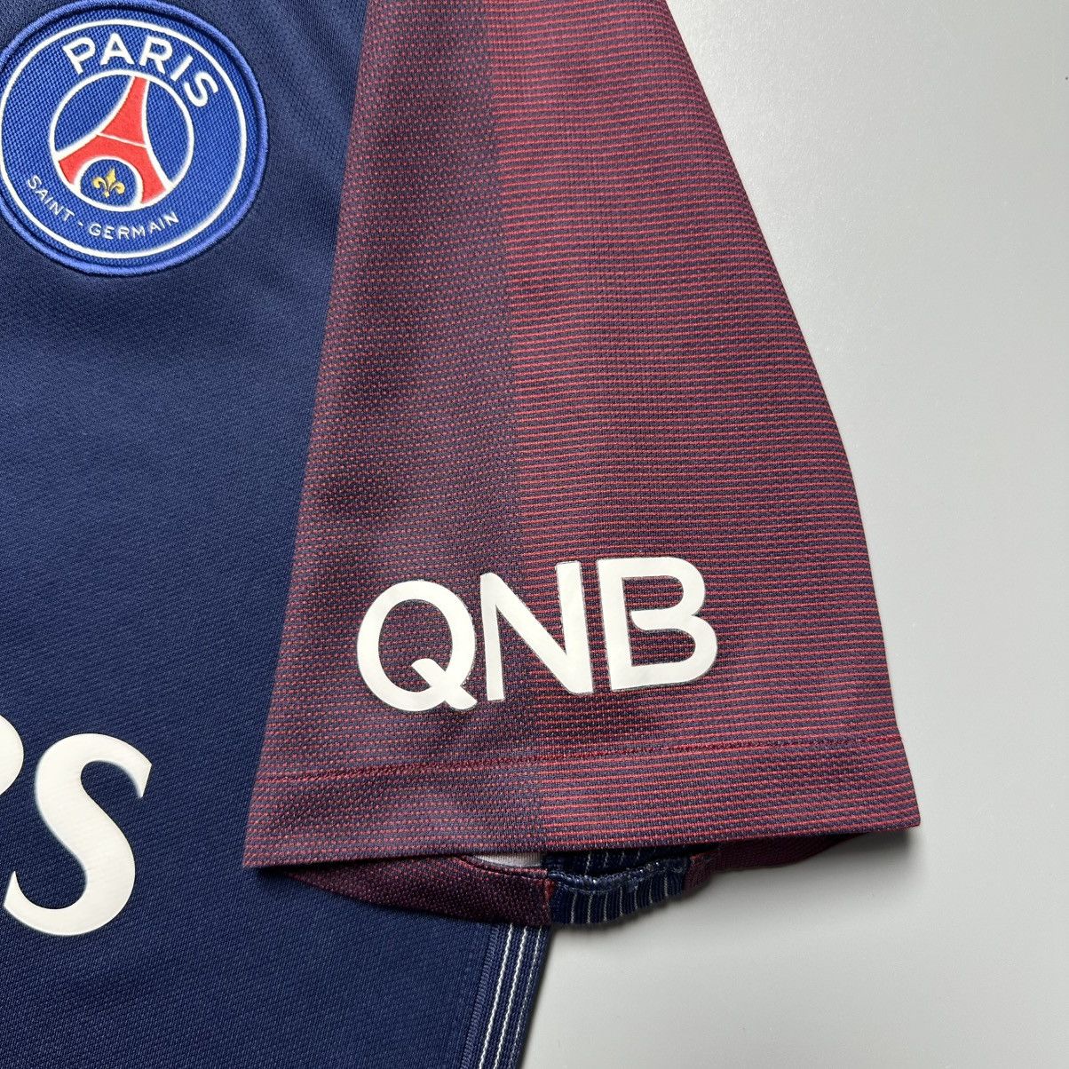 Nike PSG NIKE 2017/2018 FOOTBALL SOCCER HOME JERSEY #10 NEYMAR Size US M / EU 48-50 / 2 - 6 Thumbnail