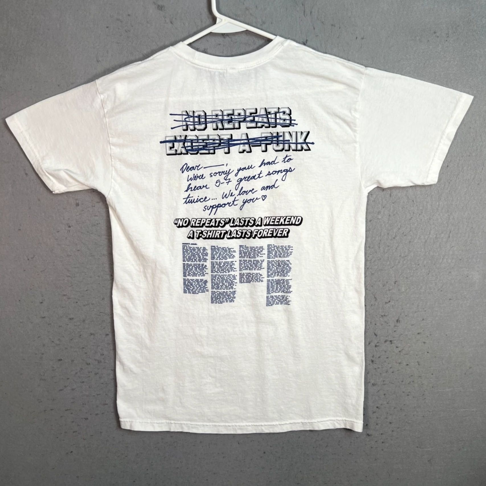 Vintage VINTAGE Vampire Weekend Concert T-Shirt Adult Mens Medium White 100% Cotton Short Sleeve Crew Neck Size US M / EU 48-50 / 2 - 2 Thumbnail