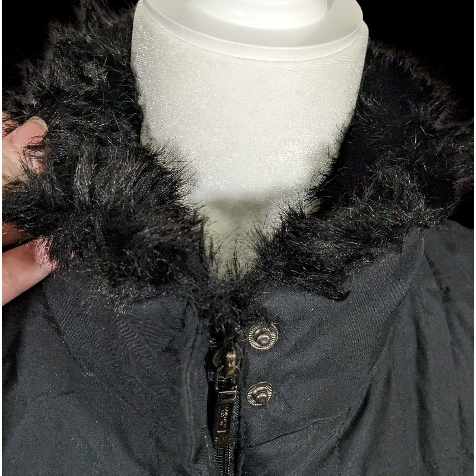 Lauren Ralph Lauren Black Fur Collar Puffer Vest By Lauren Ralph Lauren Size L / US 10 / IT 46 - 13 Thumbnail