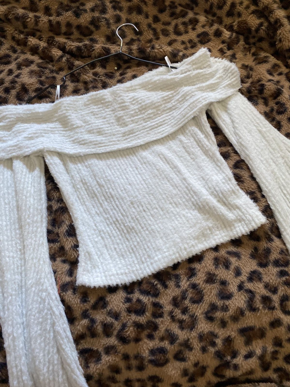Shein White Off-Shoulder Coquette/Y2K Sweater (SMALL) Size S / US 4 / IT 40 - 1 Thumbnail