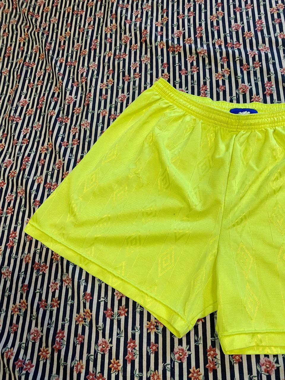 Umbro Vintage 90s Umbro shorts streetwear y2k Size US 38 / EU 54 - 2 Thumbnail
