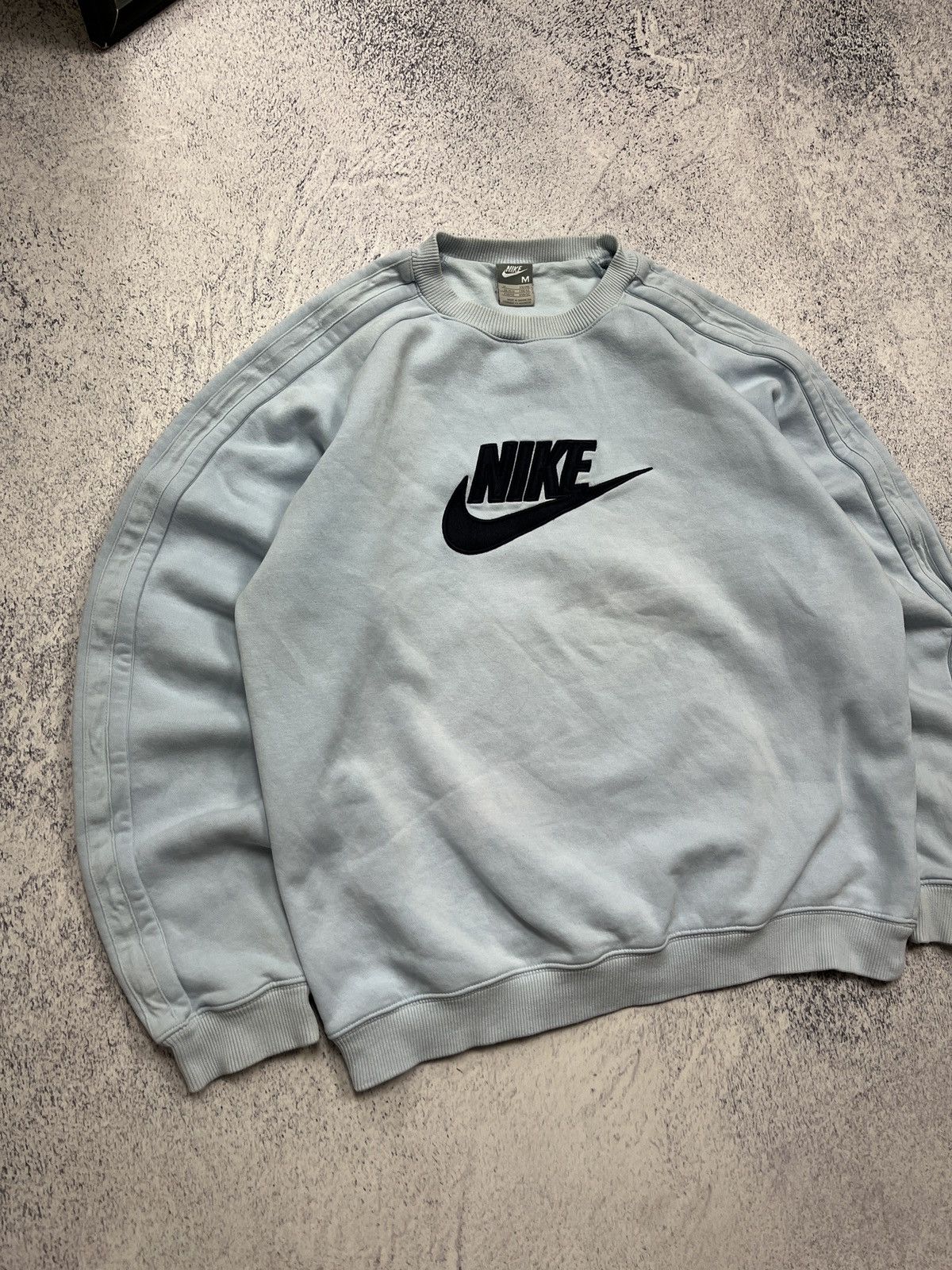 Nike Vintage 00’s Nike Sweatshirt Crewneck Baggy Big Center Logo Size US M / EU 48-50 / 2 - 3 Thumbnail