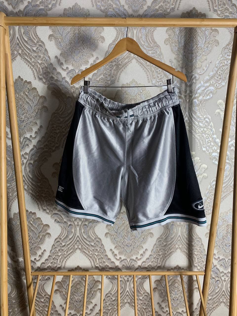 Nike VERY RARE NIKE BASKETBALL NBA RETRO SHORTS DRILL Y2K 90s Size US 35 - 1 Thumbnail