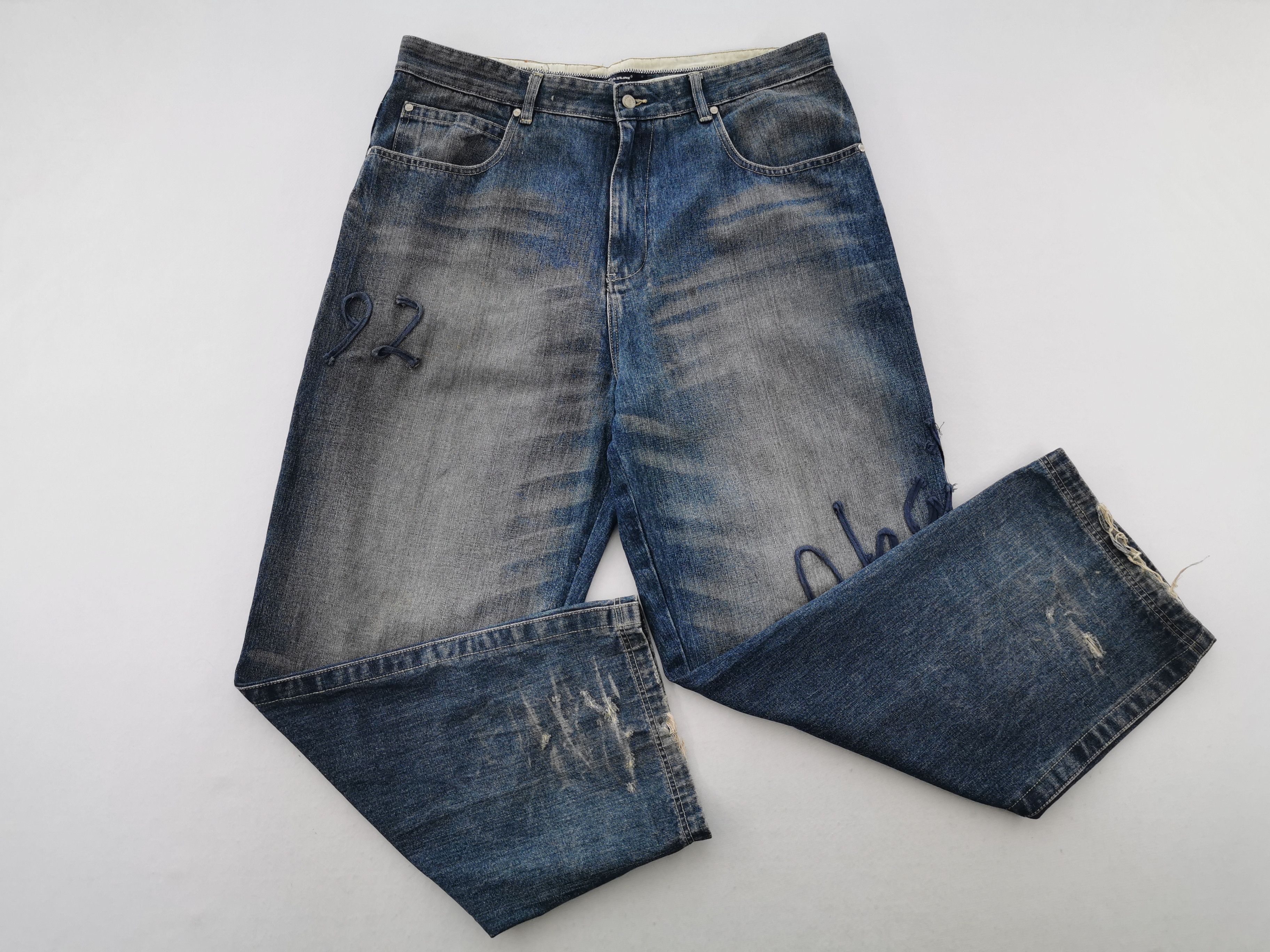 Phat Farm Distressed Phat Farm Denim Jeans Big Size 37 Size US 37 - 1 Thumbnail