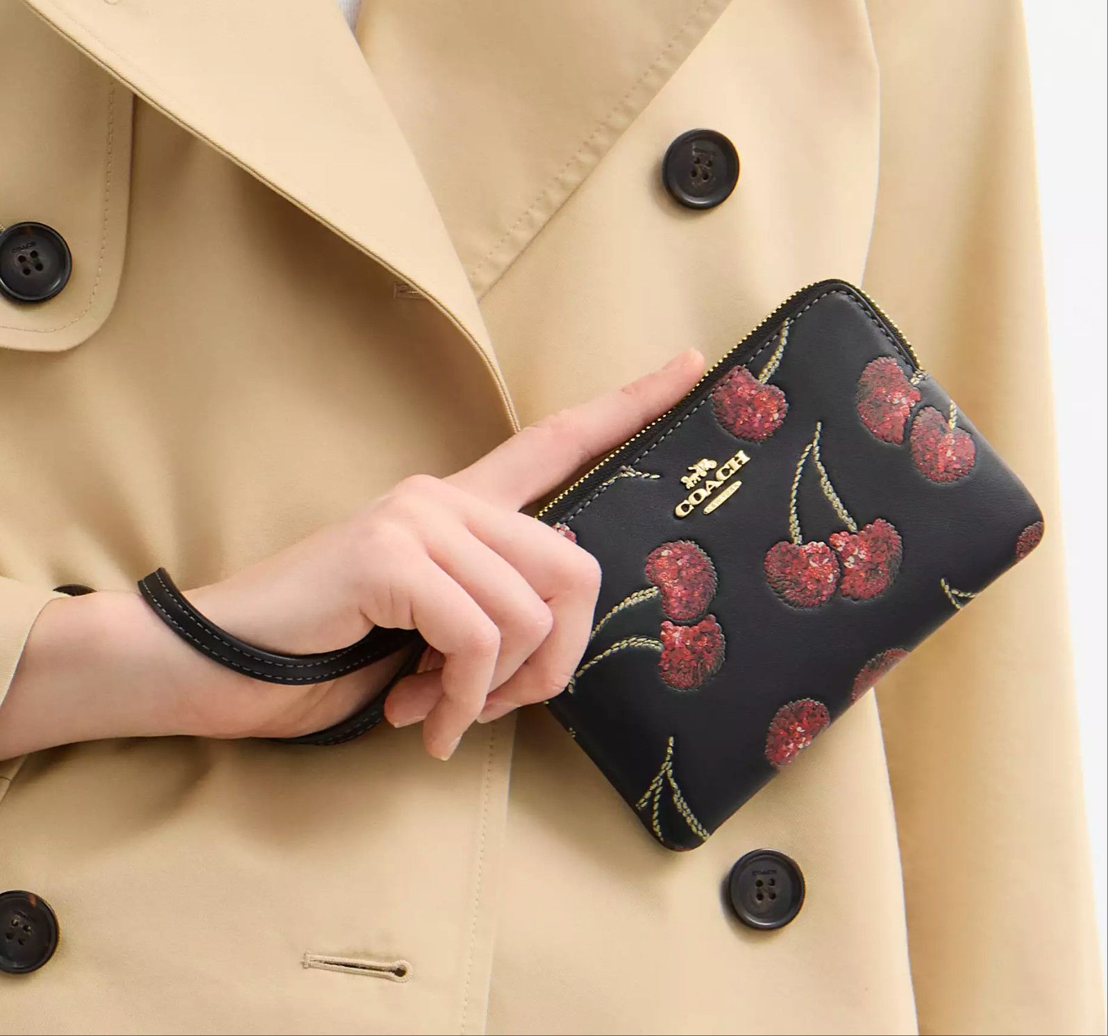 Coach NWT Coach Corner Zip Wristlet With Cherry Print CDF05 Size ONE SIZE - 5 Thumbnail