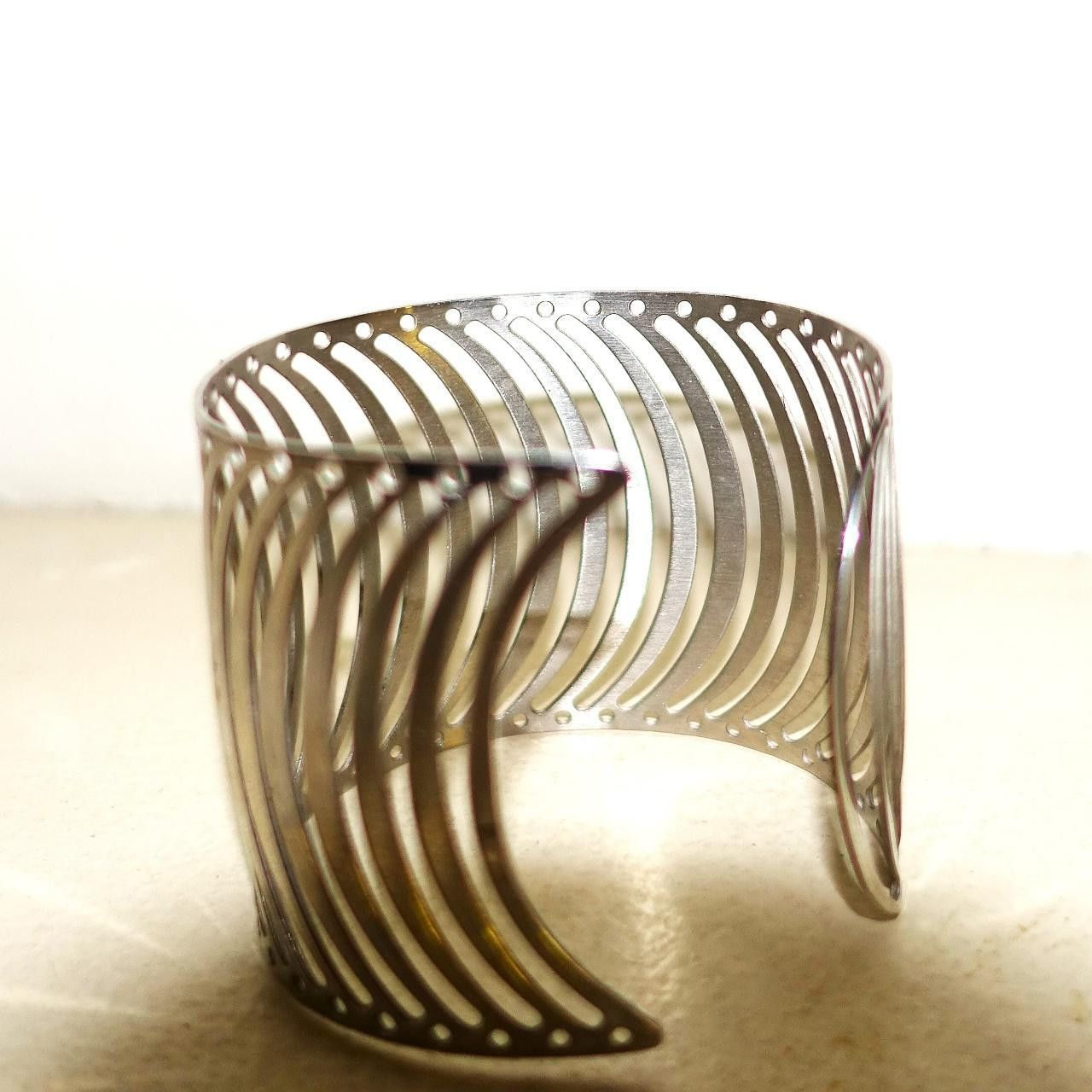 Vintage Silver tone Cuff Bracelet Size ONE SIZE - 4 Thumbnail