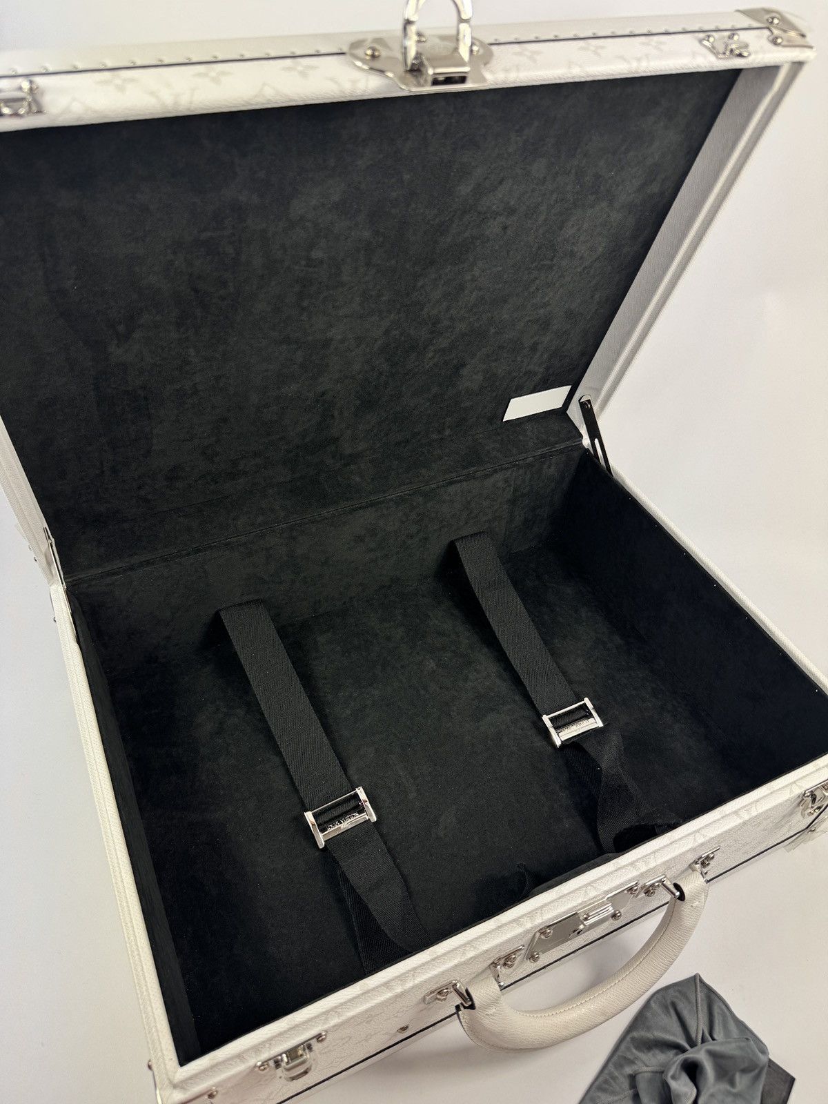Louis Vuitton Bisten 50 Suitcase Size ONE SIZE - 8 Thumbnail