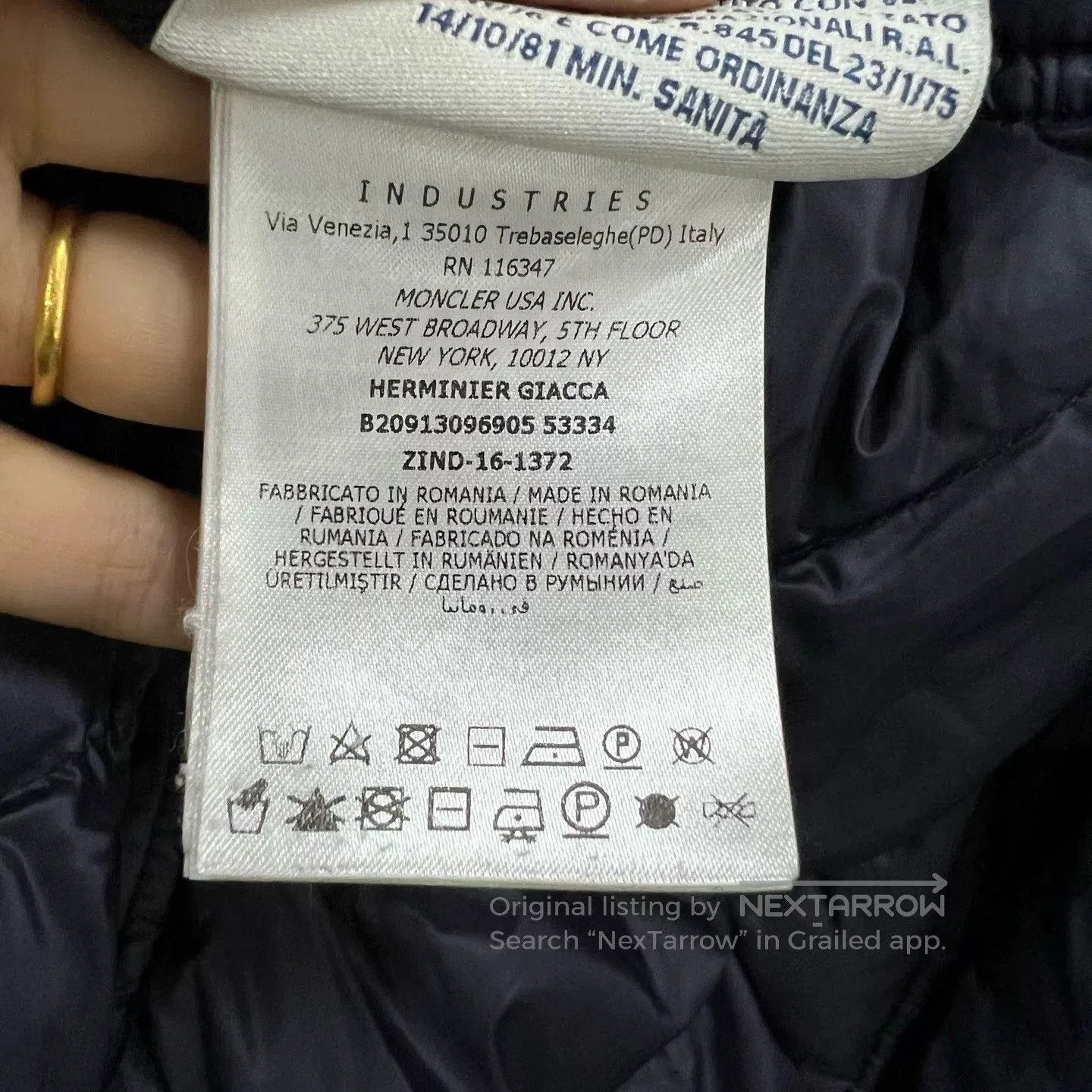 Moncler moncler dark blue logo collar down jacket. Size US M / EU 48-50 / 2 - 5 Thumbnail
