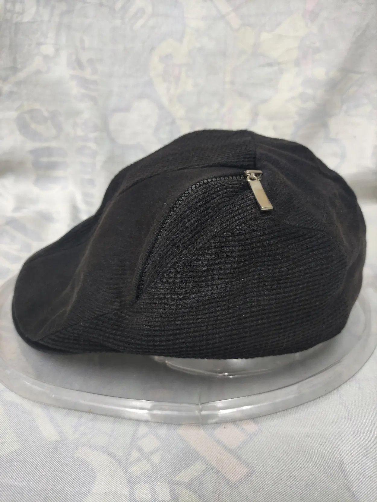 French Connection FRENCH CONNECTION BARETTA CAP RARE DESIGN Size ONE SIZE - 8 Thumbnail