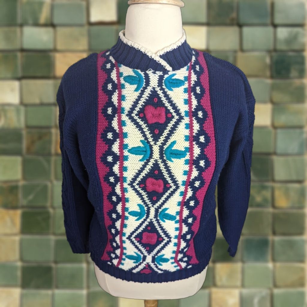 Vintage VINTAGE Women's Large Floral Embroidered Mock Neck Sweater Blue S8C Size L / US 10 / IT 46 - 1 Thumbnail