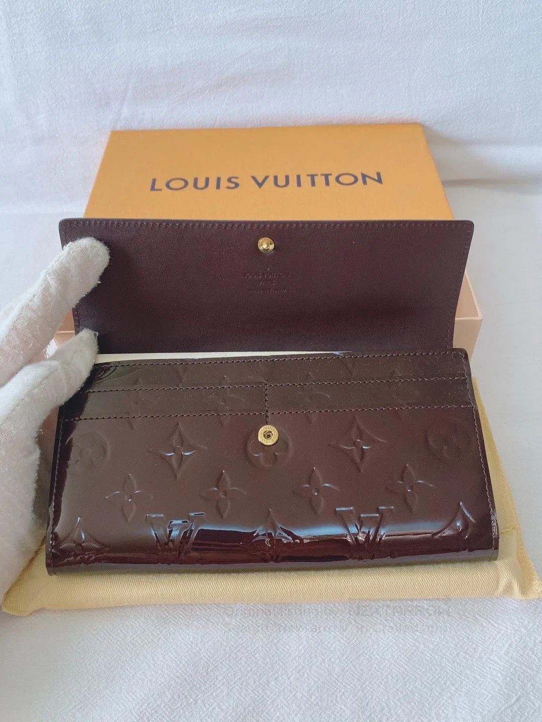 Louis Vuitton LV Emilie Women's Wallet. Size ONE SIZE - 6 Thumbnail