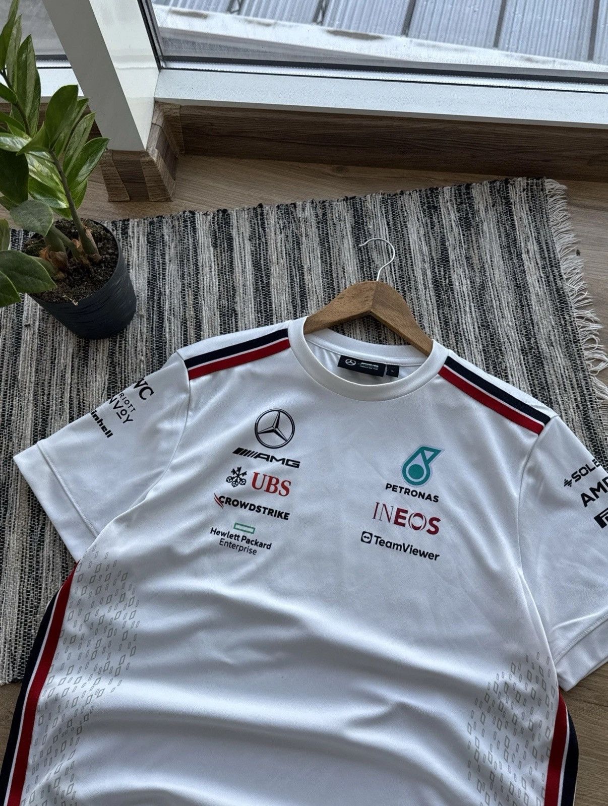 Mercedes-Benz Mercedes AMG Formula One Team Petronas Racing T Shirt Jersey Size US L / EU 52-54 / 3 - 3 Thumbnail