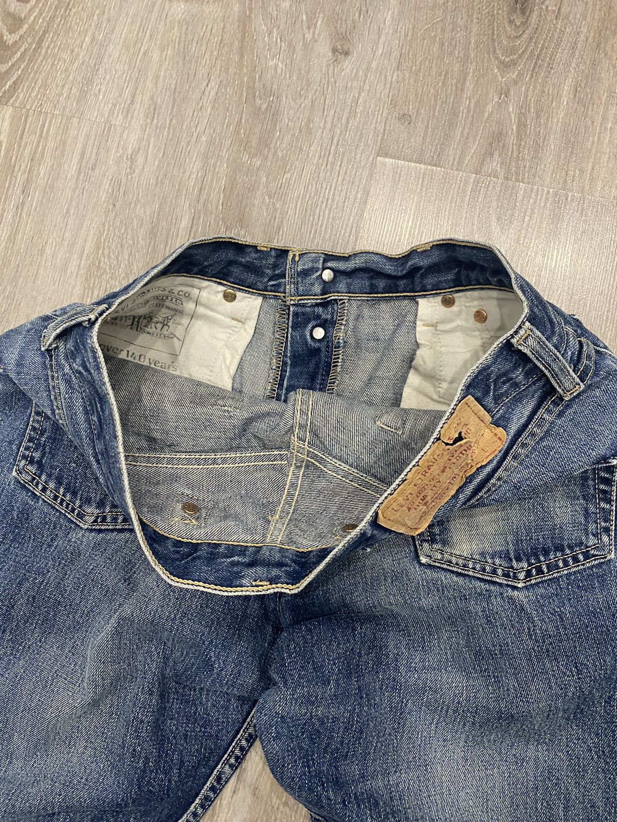 Levi's Very Rare 90s Levi’s 561 04 Cinch Buckle Back Denim Jeans Size US 32 / EU 48 - 7 Thumbnail