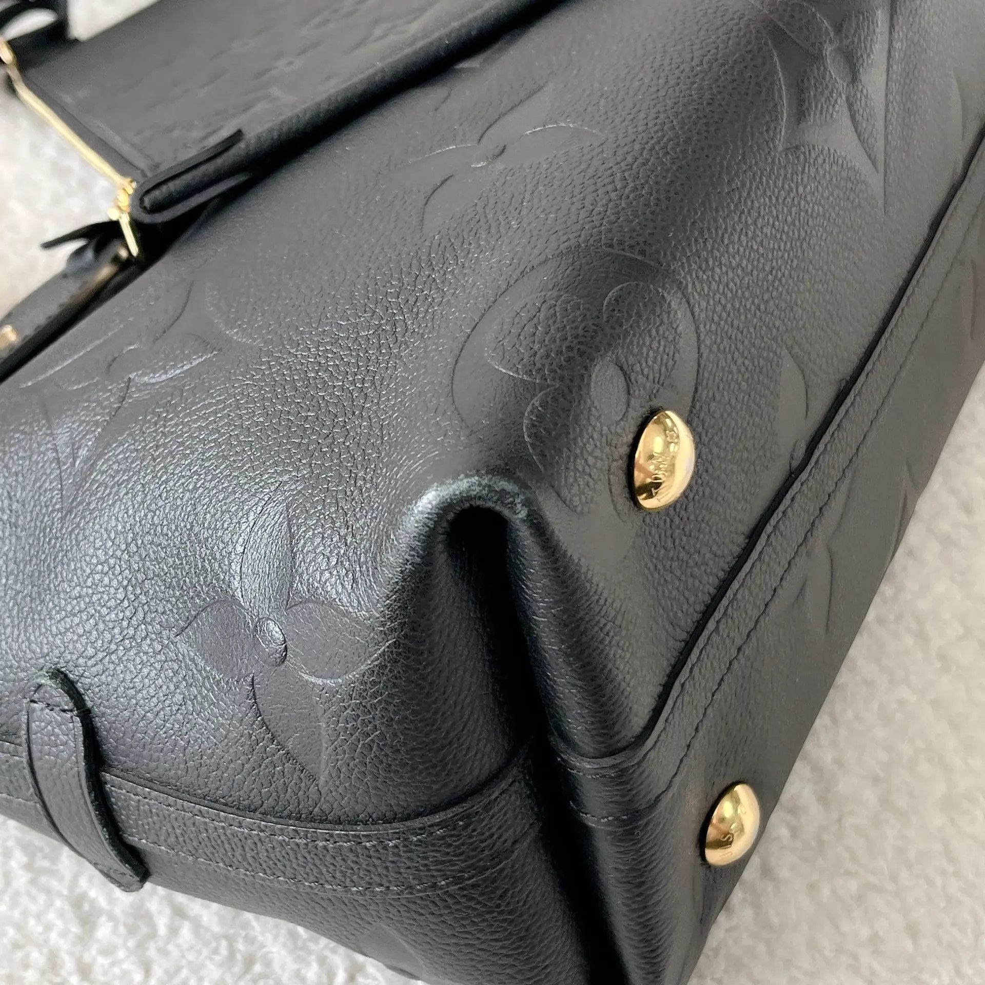 Louis Vuitton LV Carryall Small Embossed Monogram Calfskin Shoulder Bag Size ONE SIZE - 6 Thumbnail