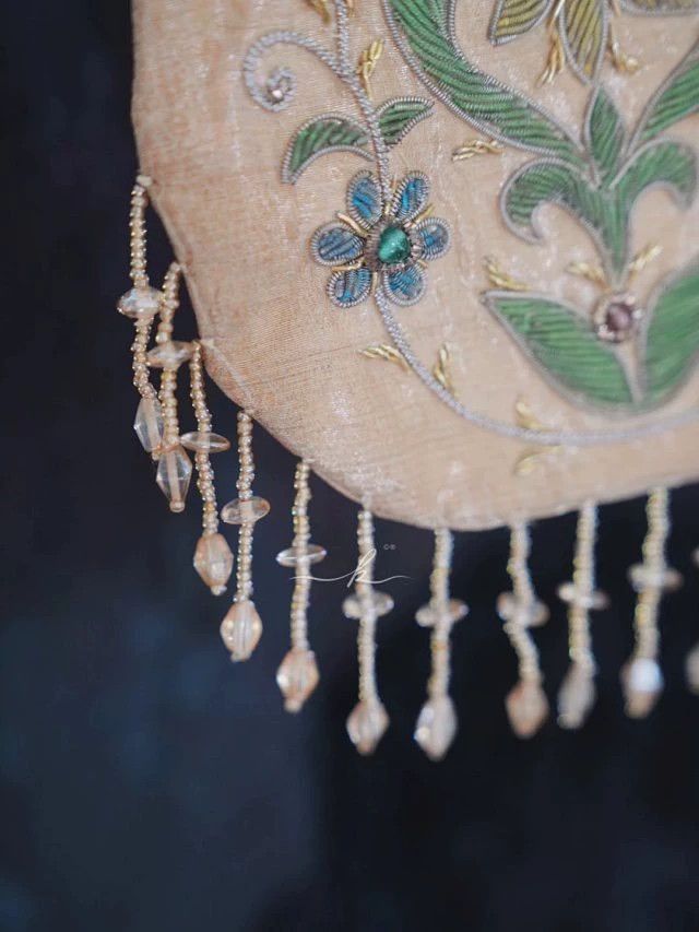 Vintage Vintage Art Nouveau Yellow Silk Embroidered Gem Frame Handbag Size ONE SIZE - 5 Thumbnail